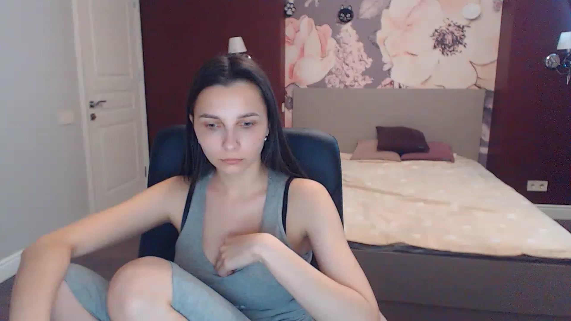 Gallery image thumbnail from Karina_Mils's myfreecams stream on, 05/24/2023, 10:06 image 15 of 20