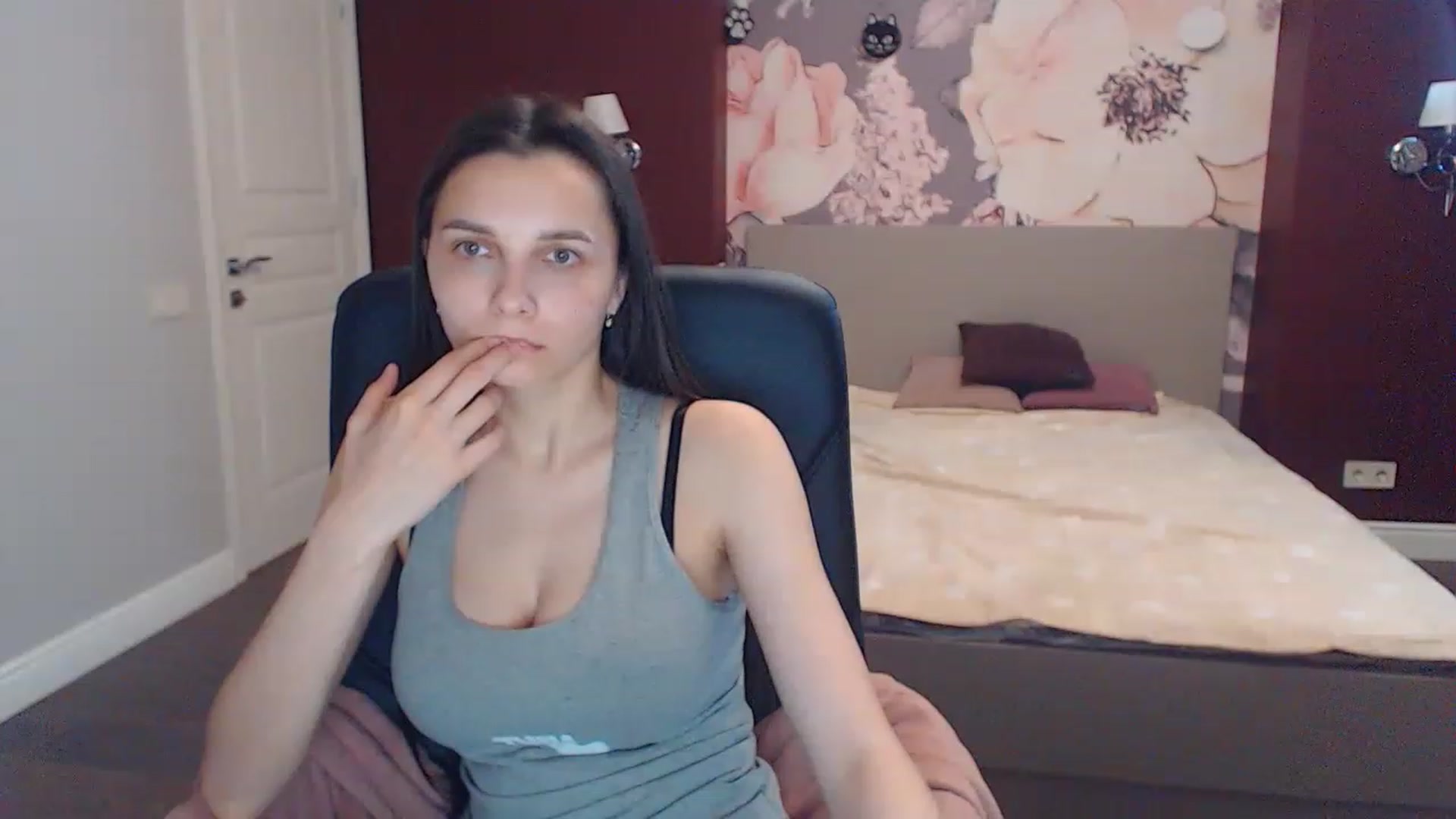 Gallery image thumbnail from Karina_Mils's myfreecams stream on, 05/24/2023, 10:06 image 3 of 20