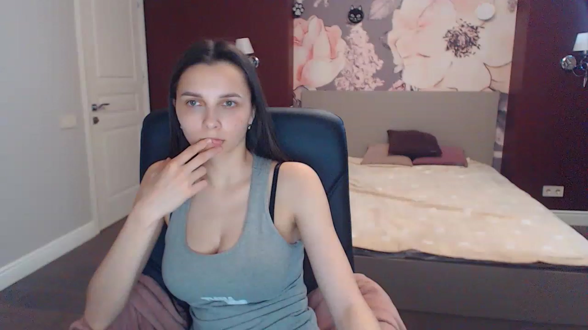 Gallery image thumbnail from Karina_Mils's myfreecams stream on, 05/24/2023, 10:06 image 4 of 20