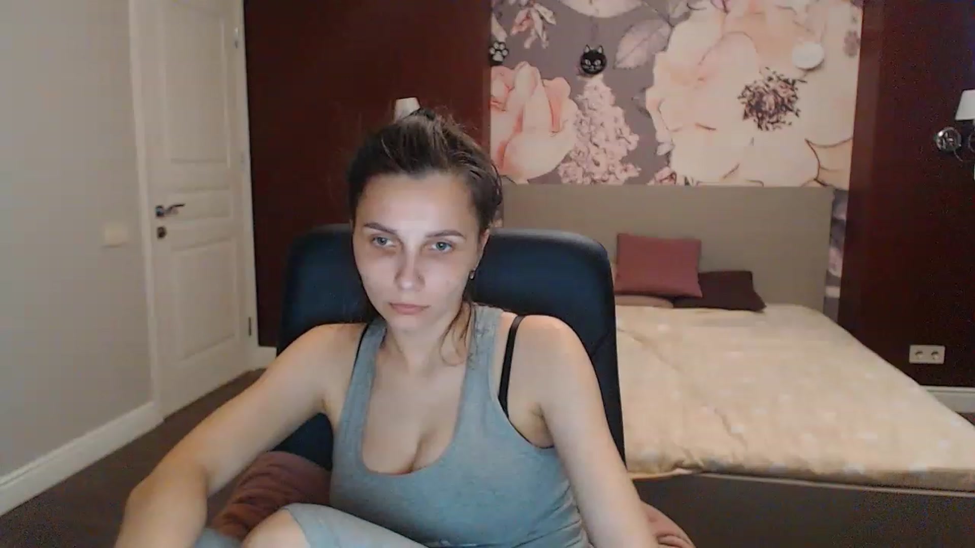 Gallery image thumbnail from Karina_Mils's myfreecams stream on, 05/26/2023, 15:50 image 3 of 20