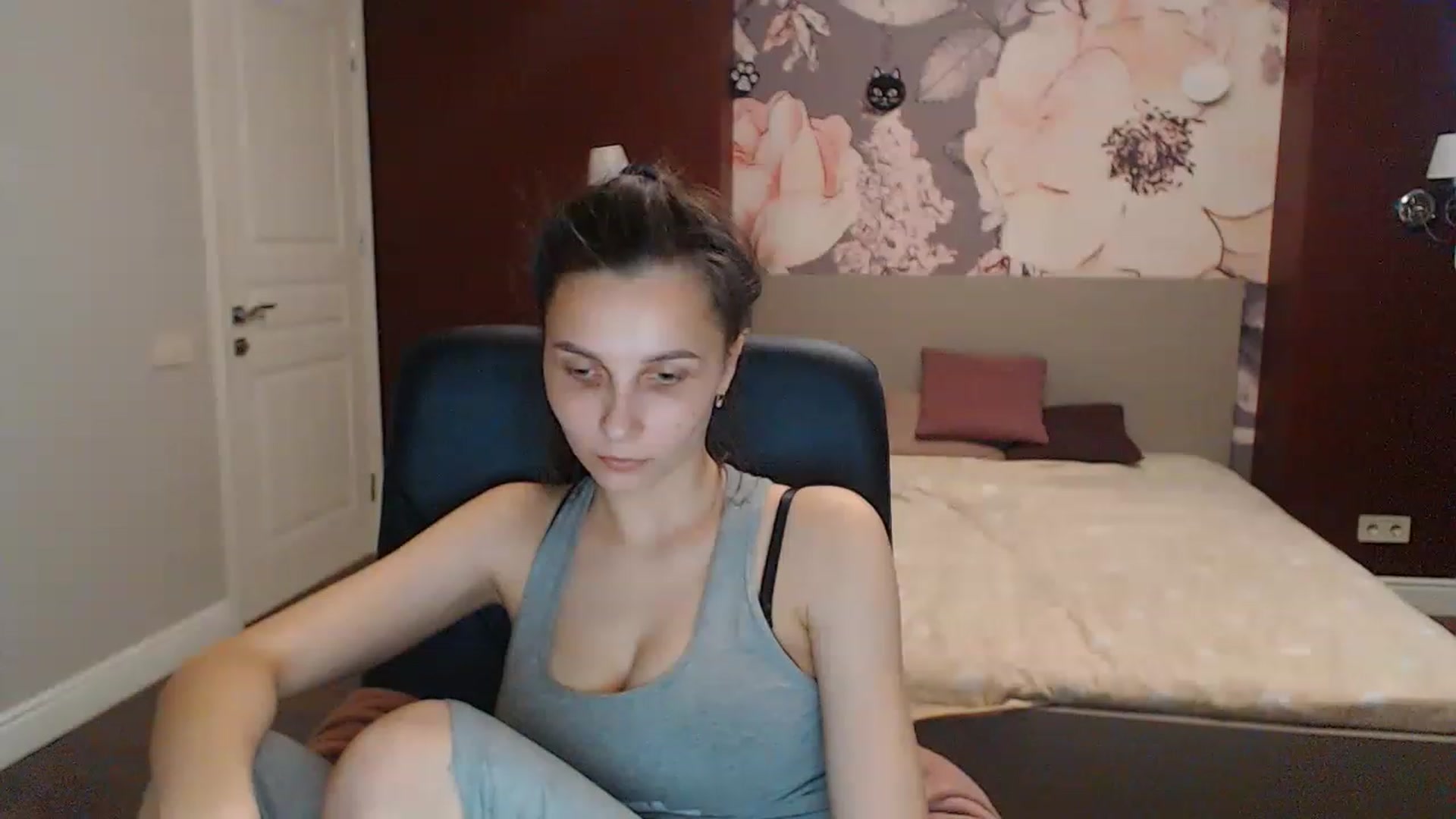 Gallery image thumbnail from Karina_Mils's myfreecams stream on, 05/26/2023, 15:50 image 10 of 20