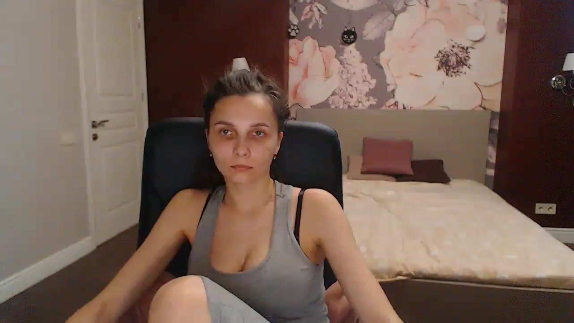 Gallery image thumbnail from Karina_Mils's myfreecams stream on, 05/26/2023, 15:50 image 16 of 20