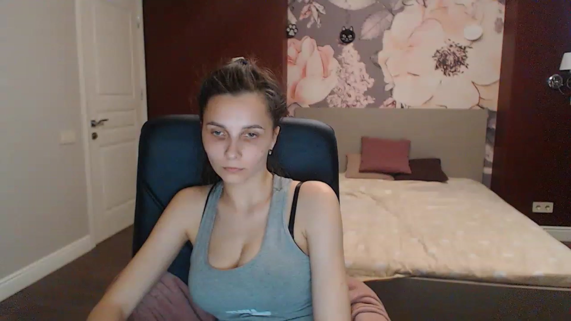 Gallery image thumbnail from Karina_Mils's myfreecams stream on, 05/26/2023, 15:50 image 15 of 20