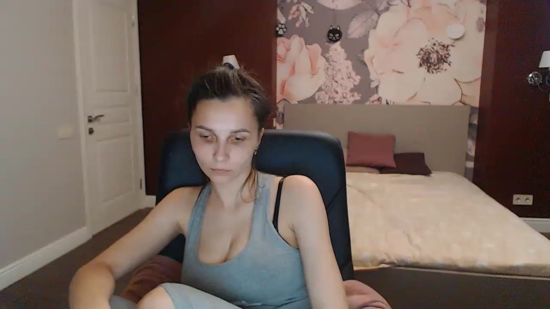 Gallery image thumbnail from Karina_Mils's myfreecams stream on, 05/26/2023, 15:50 image 2 of 20