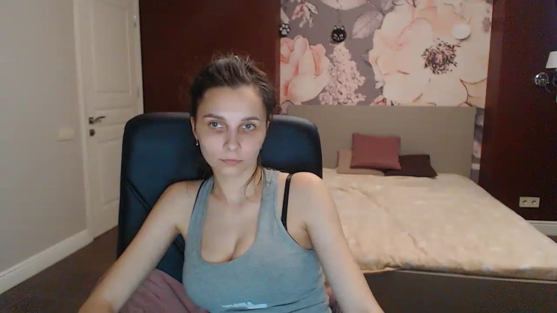 Gallery image thumbnail from Karina_Mils's myfreecams stream on, 05/26/2023, 15:50 image 6 of 20