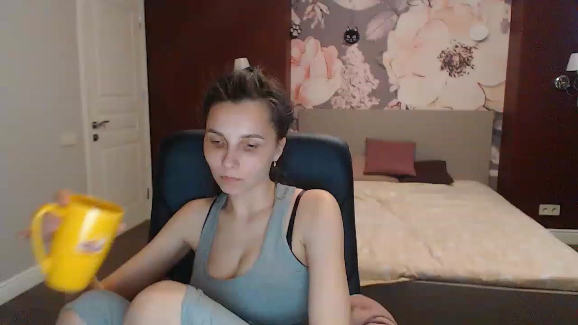 Gallery image thumbnail from Karina_Mils's myfreecams stream on, 05/26/2023, 15:50 image 14 of 20