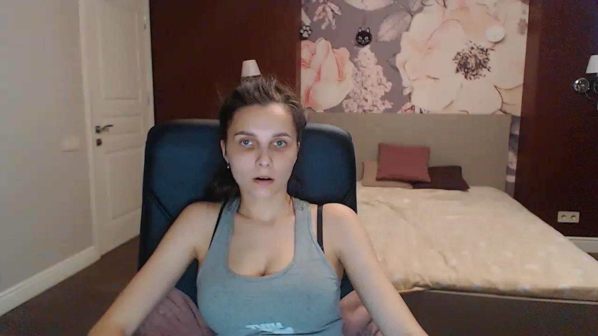 Gallery image thumbnail from Karina_Mils's myfreecams stream on, 05/26/2023, 15:50 image 18 of 20