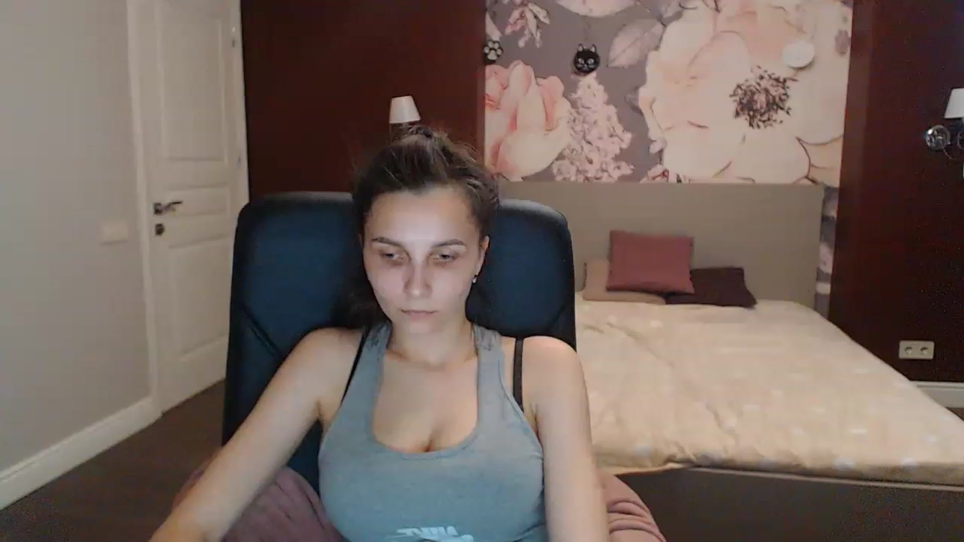 Gallery image thumbnail from Karina_Mils's myfreecams stream on, 05/26/2023, 15:50 image 19 of 20