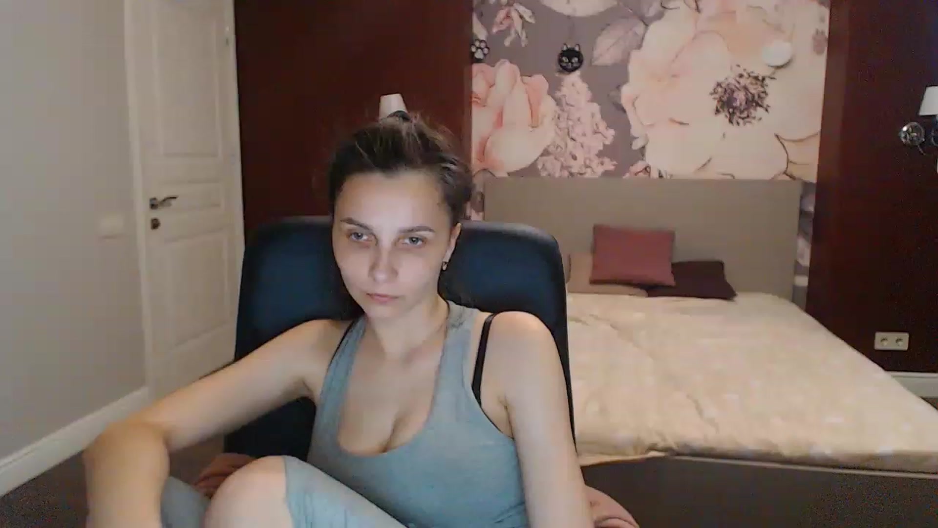 Gallery image thumbnail from Karina_Mils's myfreecams stream on, 05/26/2023, 15:50 image 9 of 20