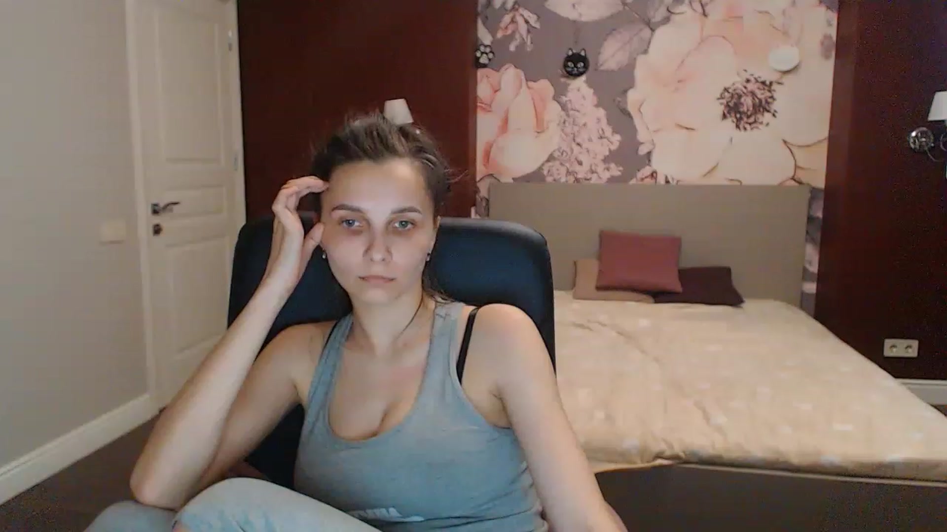 Gallery image thumbnail from Karina_Mils's myfreecams stream on, 05/26/2023, 16:08 image 10 of 20