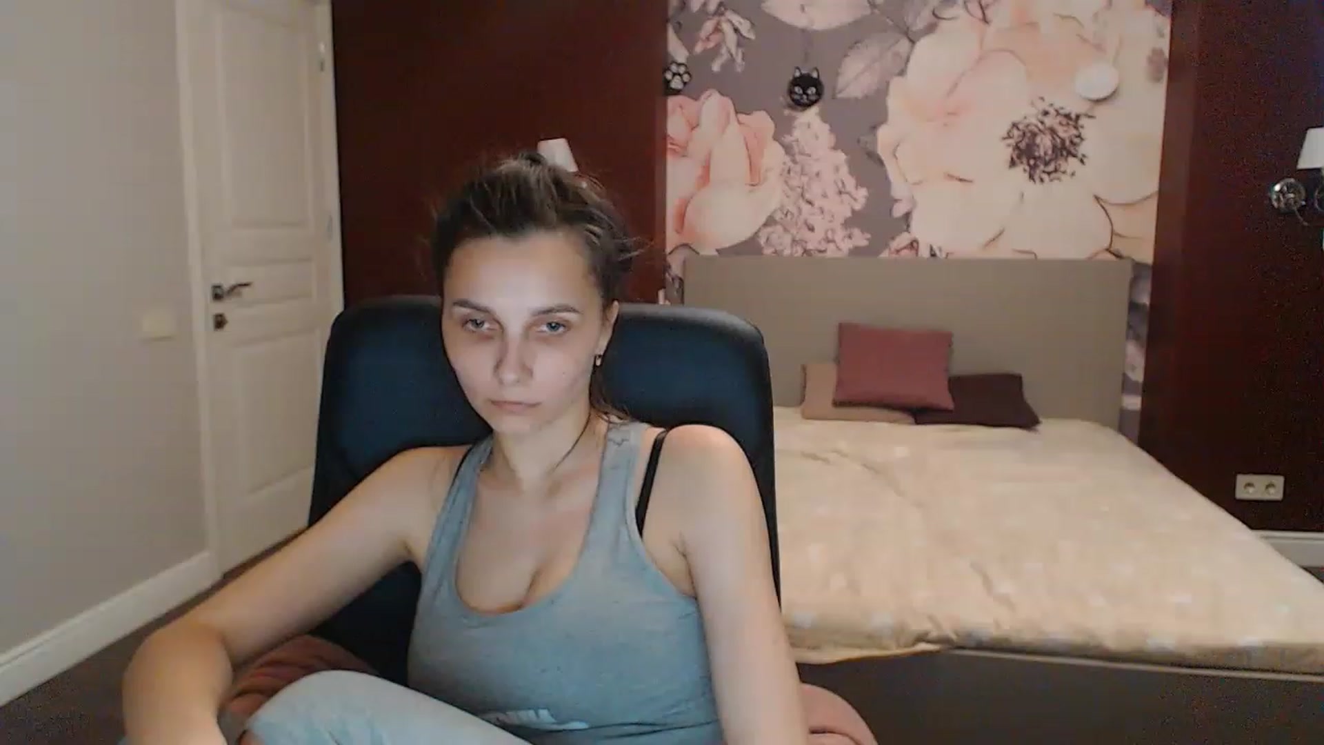 Gallery image thumbnail from Karina_Mils's myfreecams stream on, 05/26/2023, 16:08 image 9 of 20