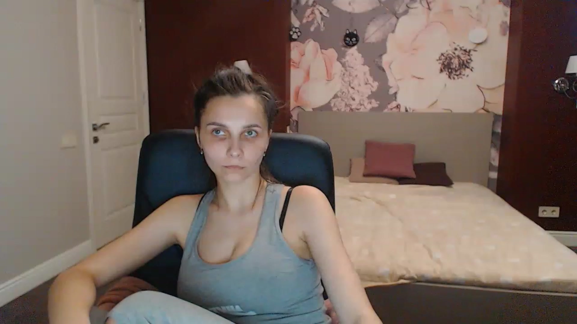 Gallery image thumbnail from Karina_Mils's myfreecams stream on, 05/26/2023, 16:08 image 5 of 20