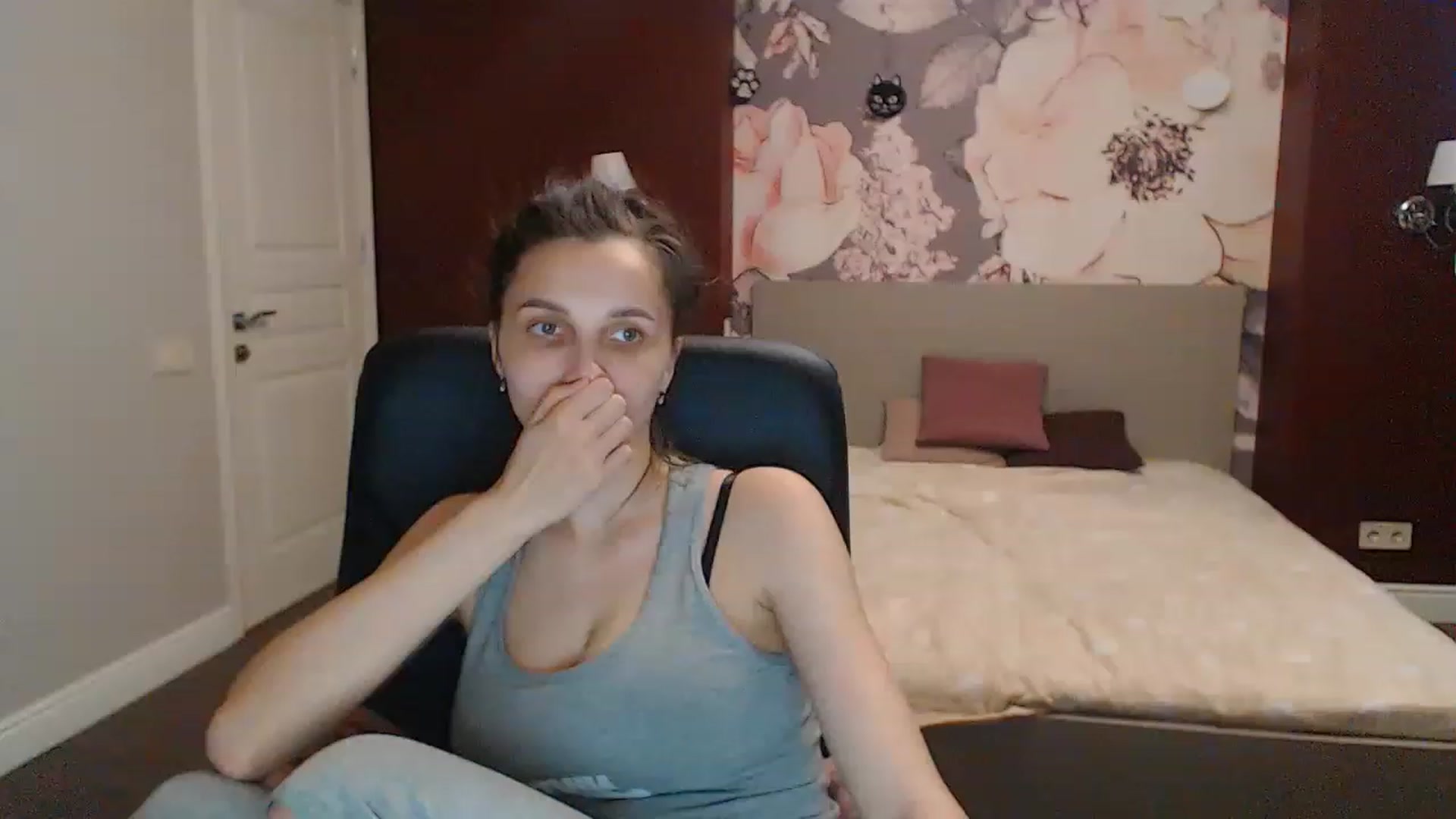 Gallery image thumbnail from Karina_Mils's myfreecams stream on, 05/26/2023, 16:08 image 7 of 20