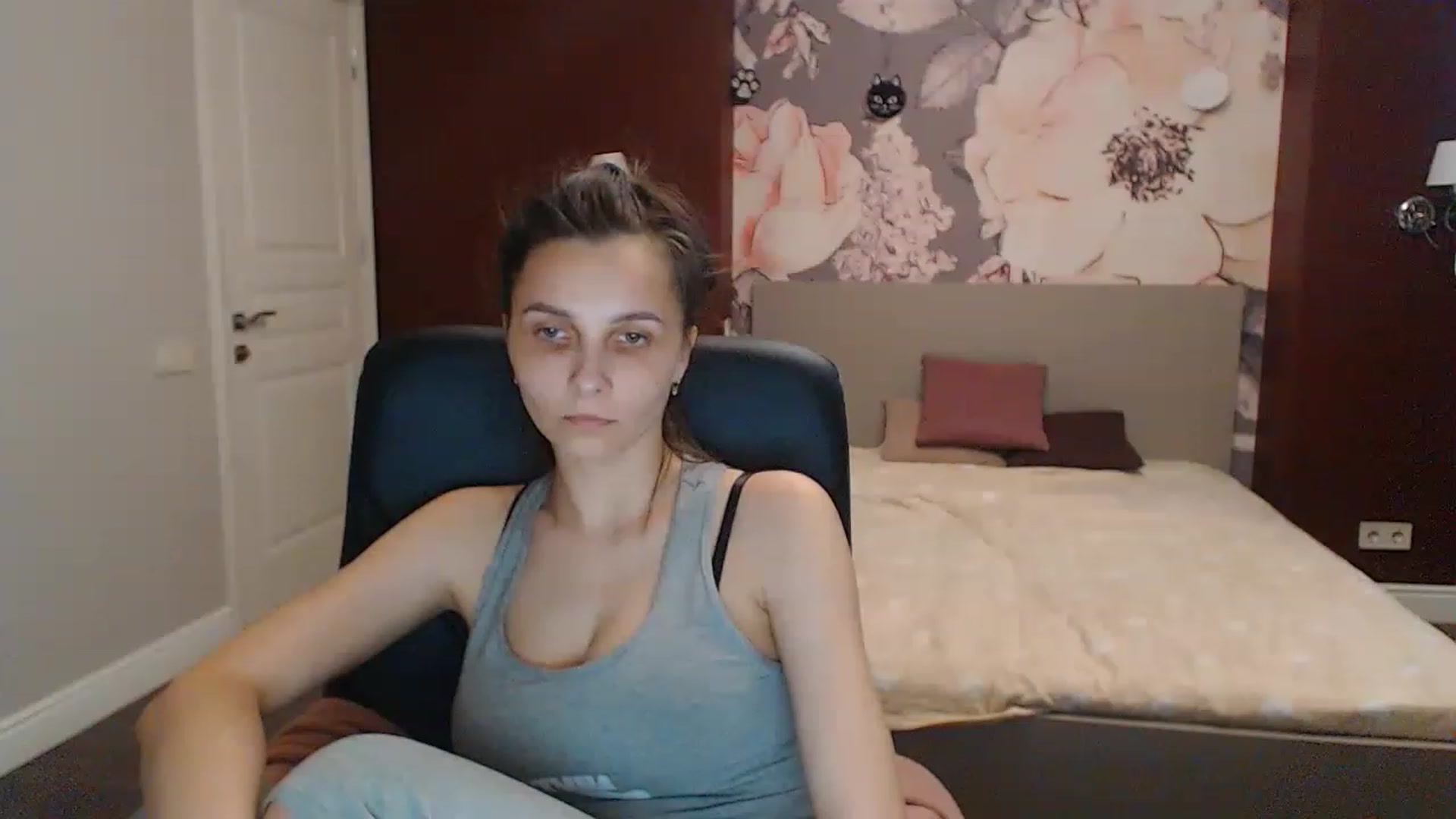 Gallery image thumbnail from Karina_Mils's myfreecams stream on, 05/26/2023, 16:08 image 1 of 20