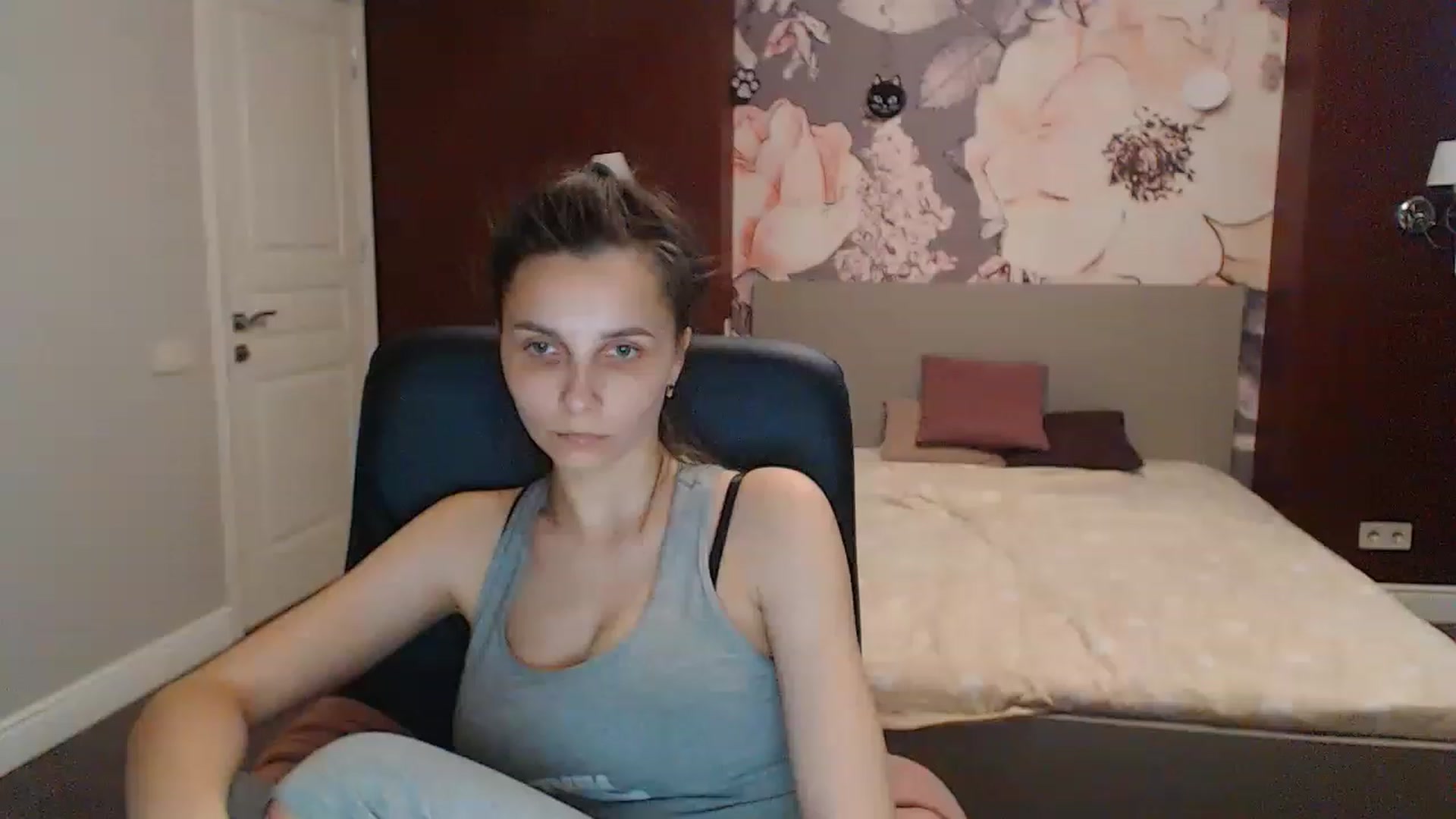 Gallery image thumbnail from Karina_Mils's myfreecams stream on, 05/26/2023, 16:08 image 3 of 20