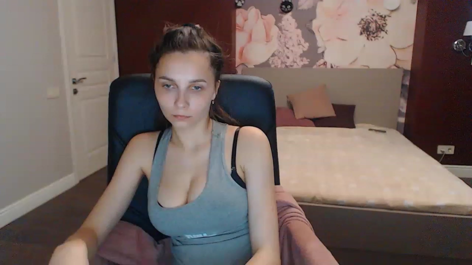 Gallery image thumbnail from Karina_Mils's myfreecams stream on, 05/27/2023, 12:05 image 16 of 20