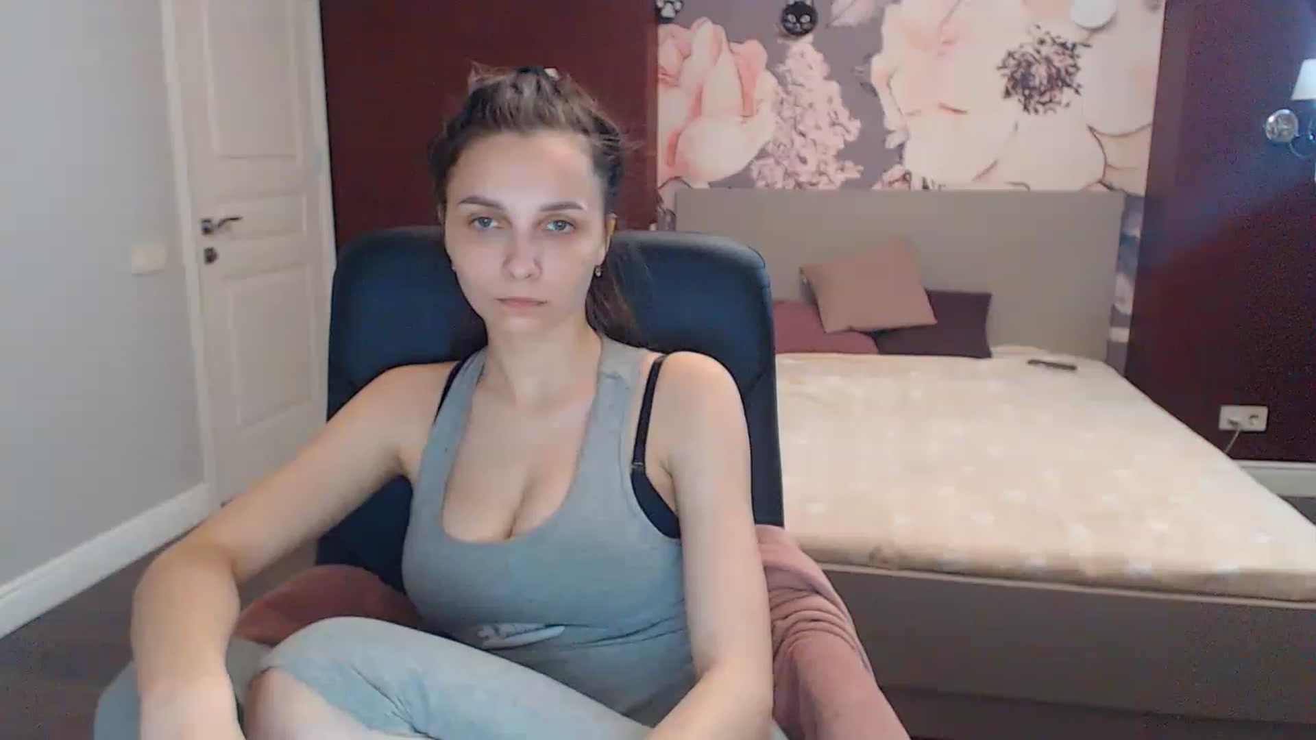 Gallery image thumbnail from Karina_Mils's myfreecams stream on, 05/27/2023, 12:05 image 6 of 20