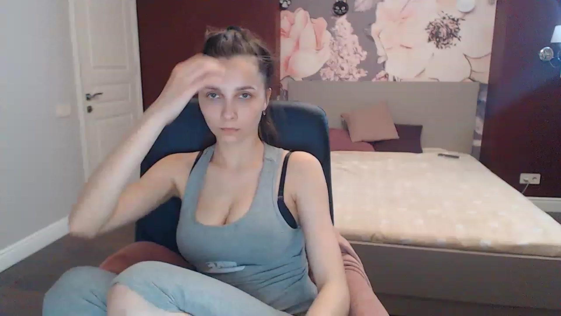 Gallery image thumbnail from Karina_Mils's myfreecams stream on, 05/27/2023, 12:05 image 4 of 20