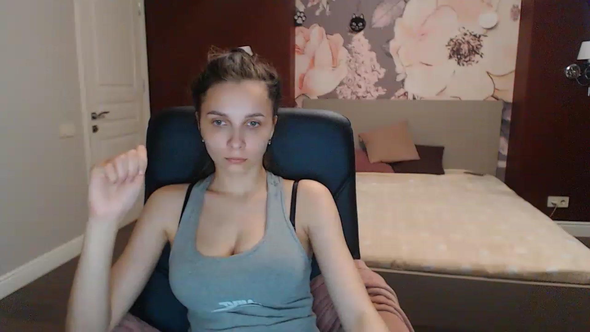 Gallery image thumbnail from Karina_Mils's myfreecams stream on, 05/27/2023, 13:00 image 12 of 20