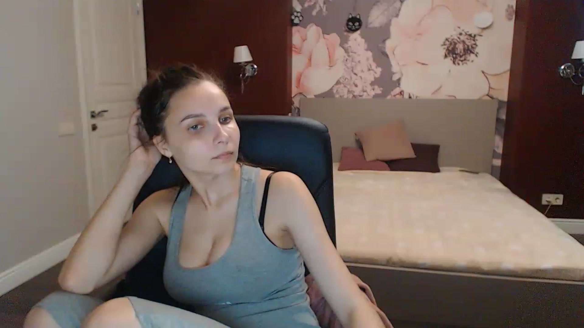 Gallery image thumbnail from Karina_Mils's myfreecams stream on, 05/27/2023, 13:00 image 20 of 20
