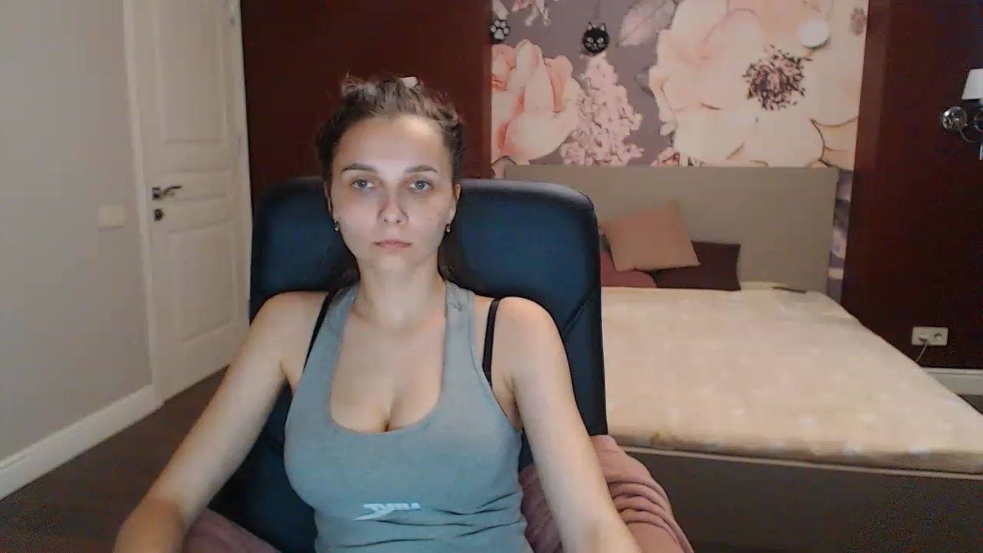 Gallery image thumbnail from Karina_Mils's myfreecams stream on, 05/27/2023, 13:00 image 8 of 20