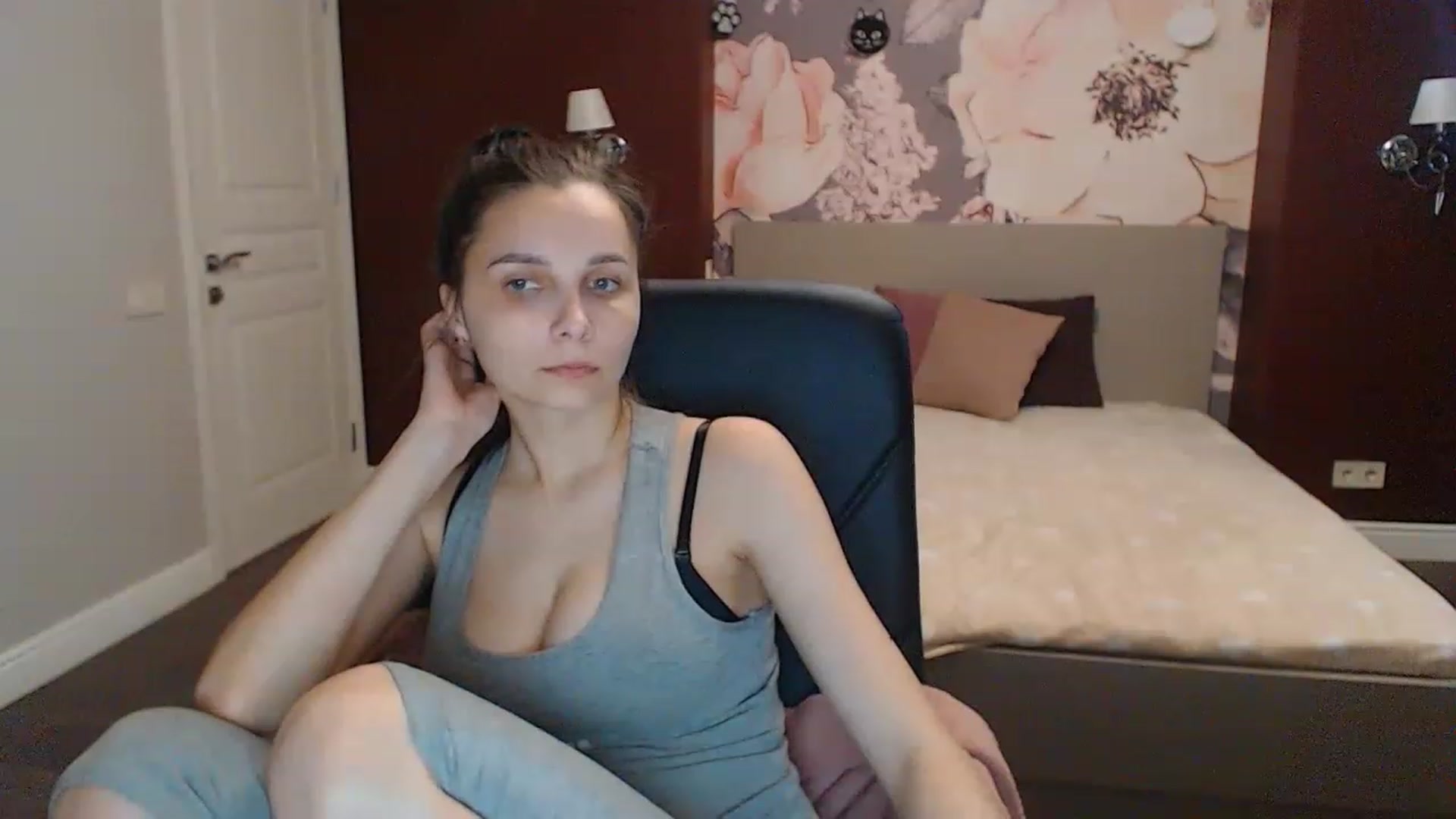 Gallery image thumbnail from Karina_Mils's myfreecams stream on, 05/28/2023, 14:24 image 11 of 20