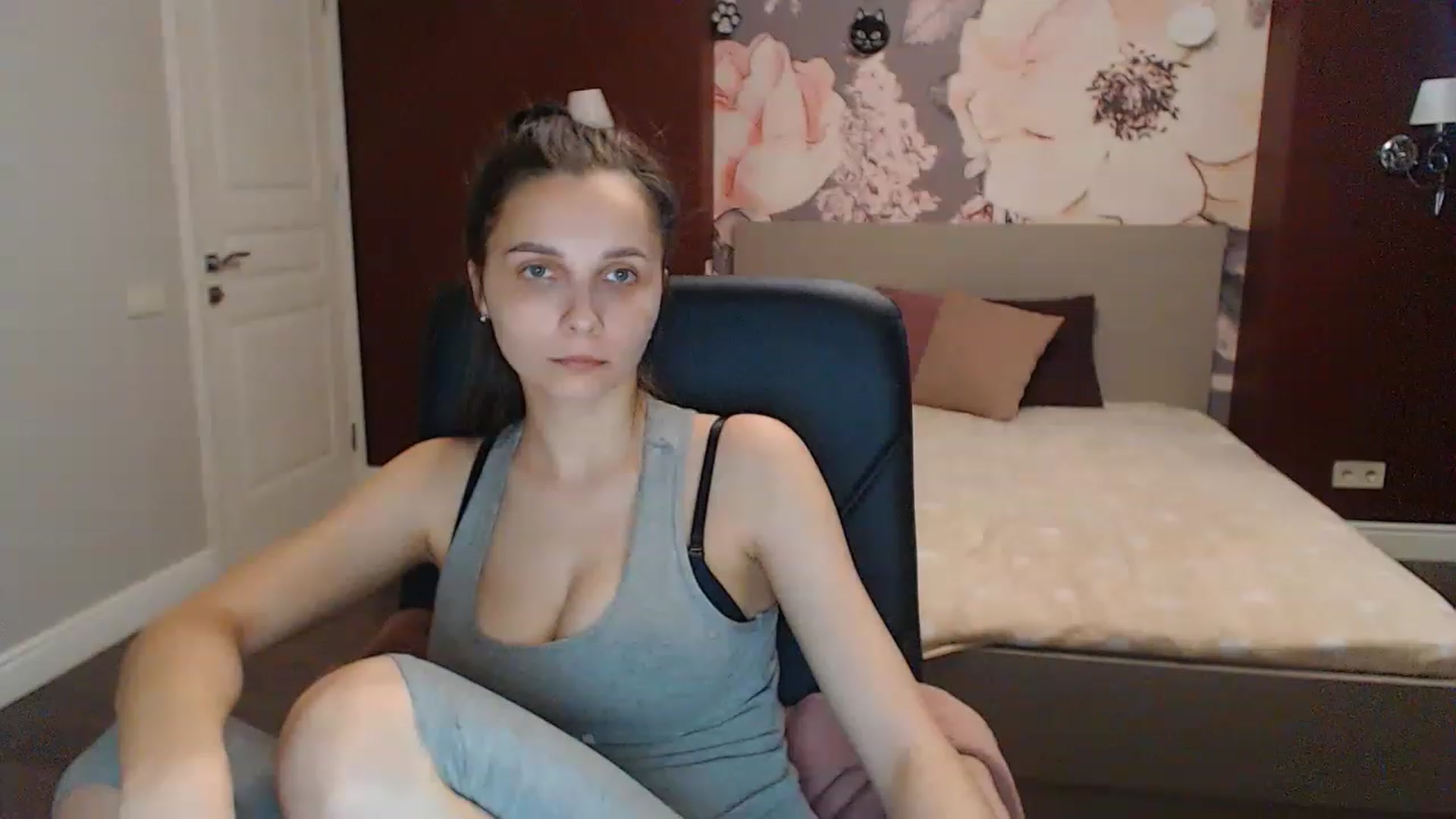 Gallery image thumbnail from Karina_Mils's myfreecams stream on, 05/28/2023, 14:24 image 5 of 20