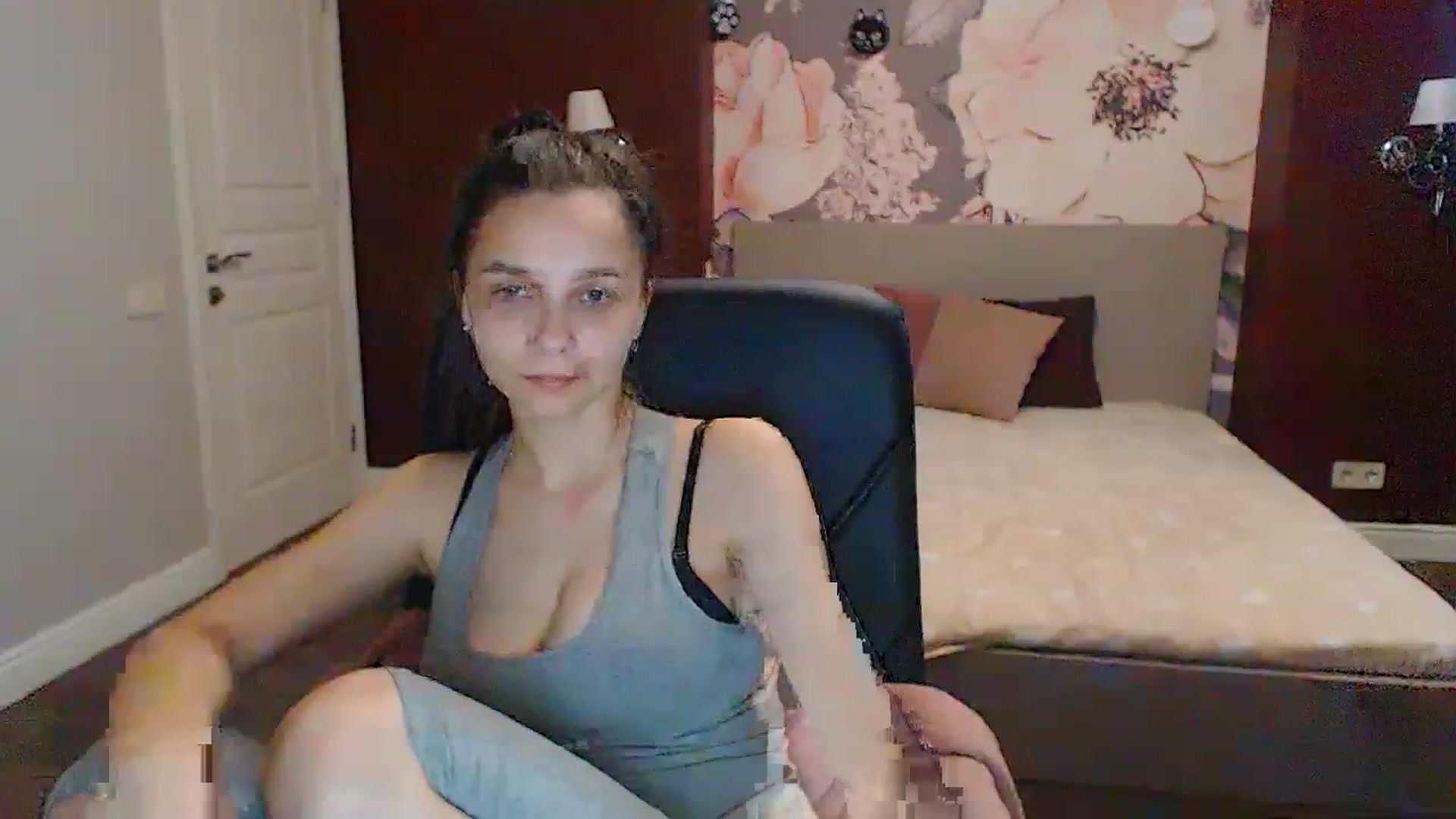 Gallery image thumbnail from Karina_Mils's myfreecams stream on, 05/28/2023, 14:24 image 16 of 20