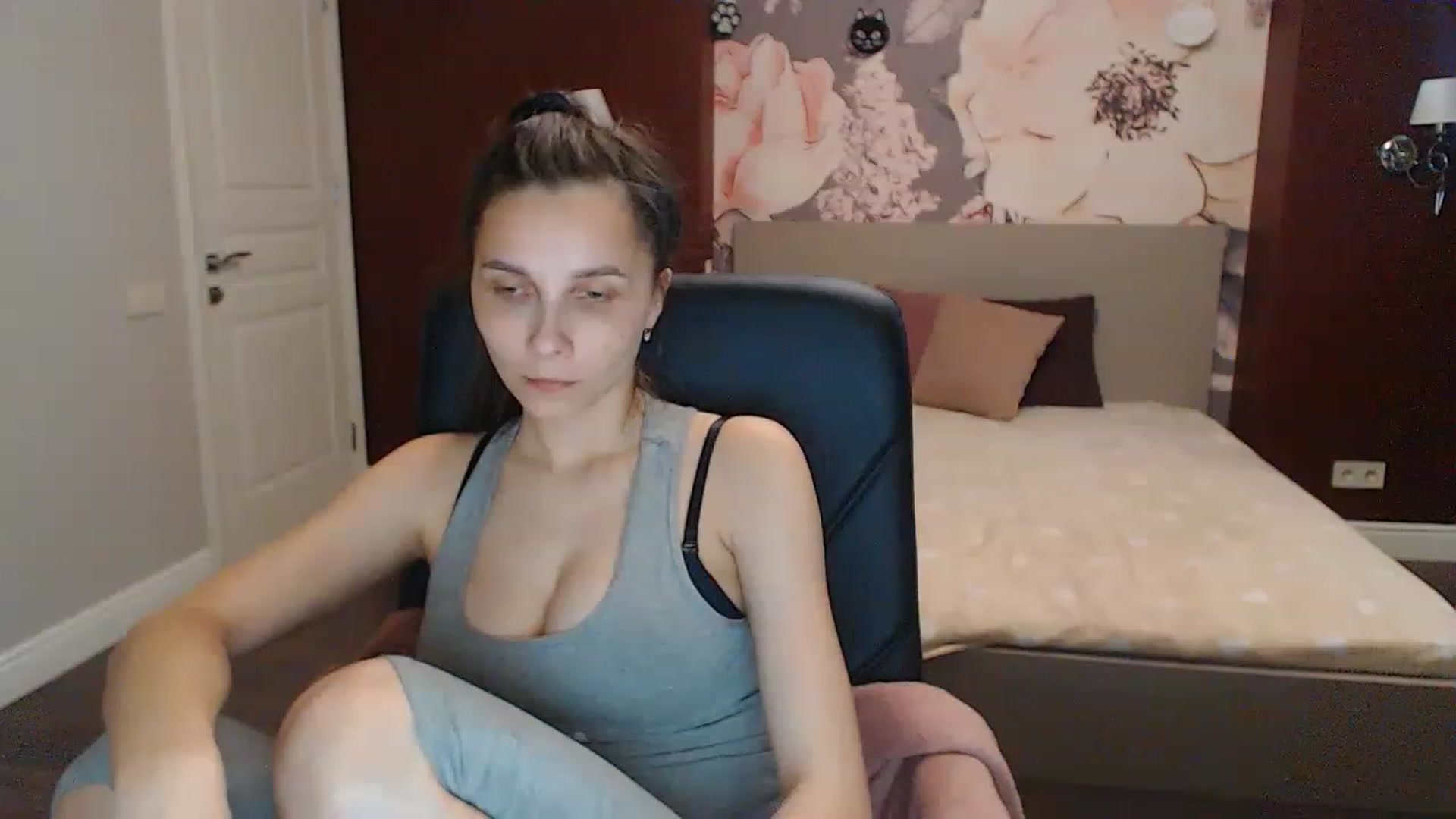 Gallery image thumbnail from Karina_Mils's myfreecams stream on, 05/28/2023, 14:24 image 3 of 20