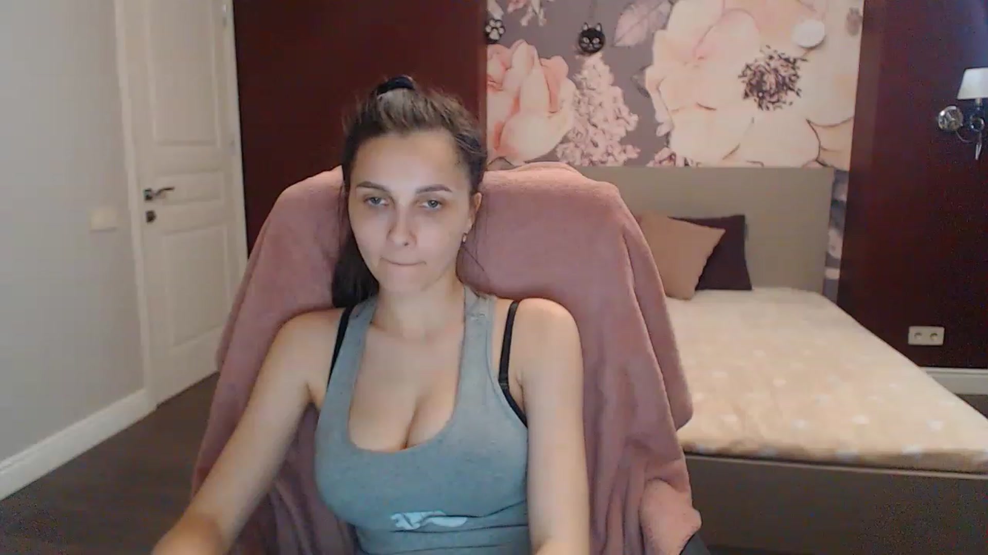 Gallery image thumbnail from Karina_Mils's myfreecams stream on, 05/28/2023, 15:49 image 7 of 20