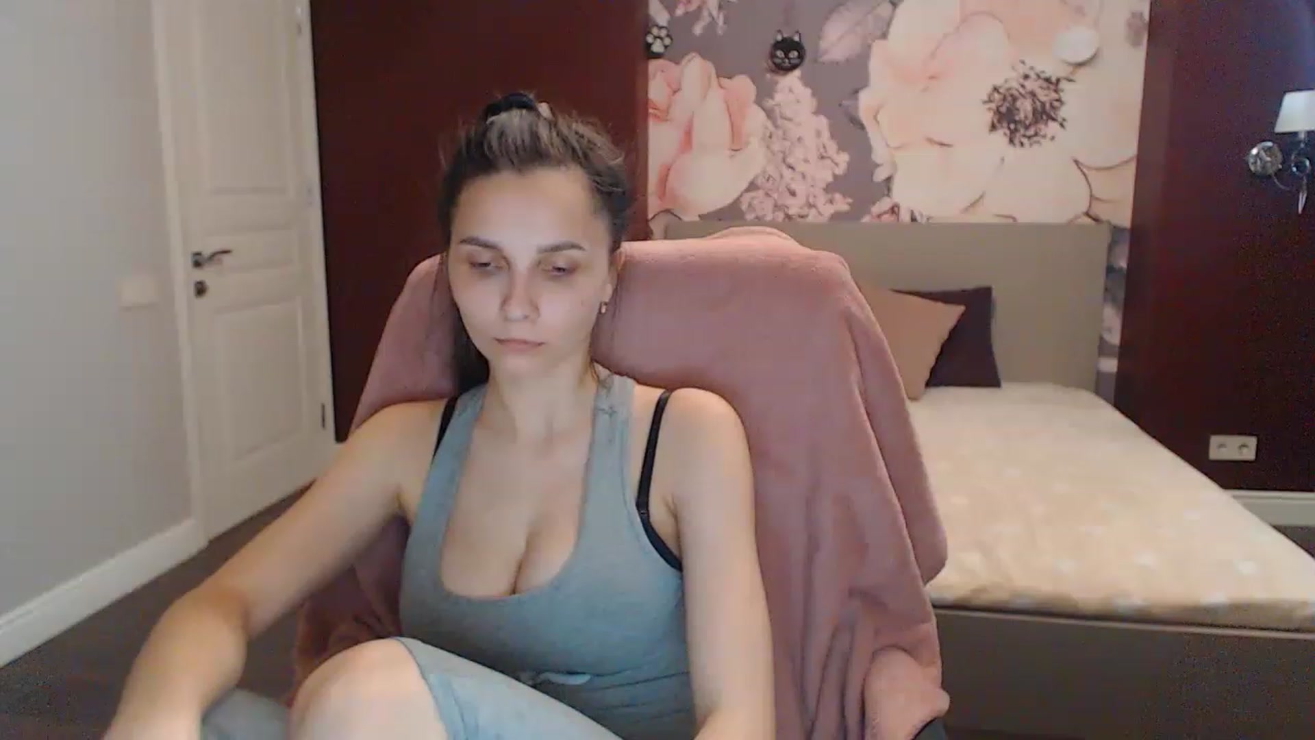 Gallery image thumbnail from Karina_Mils's myfreecams stream on, 05/28/2023, 15:49 image 3 of 20