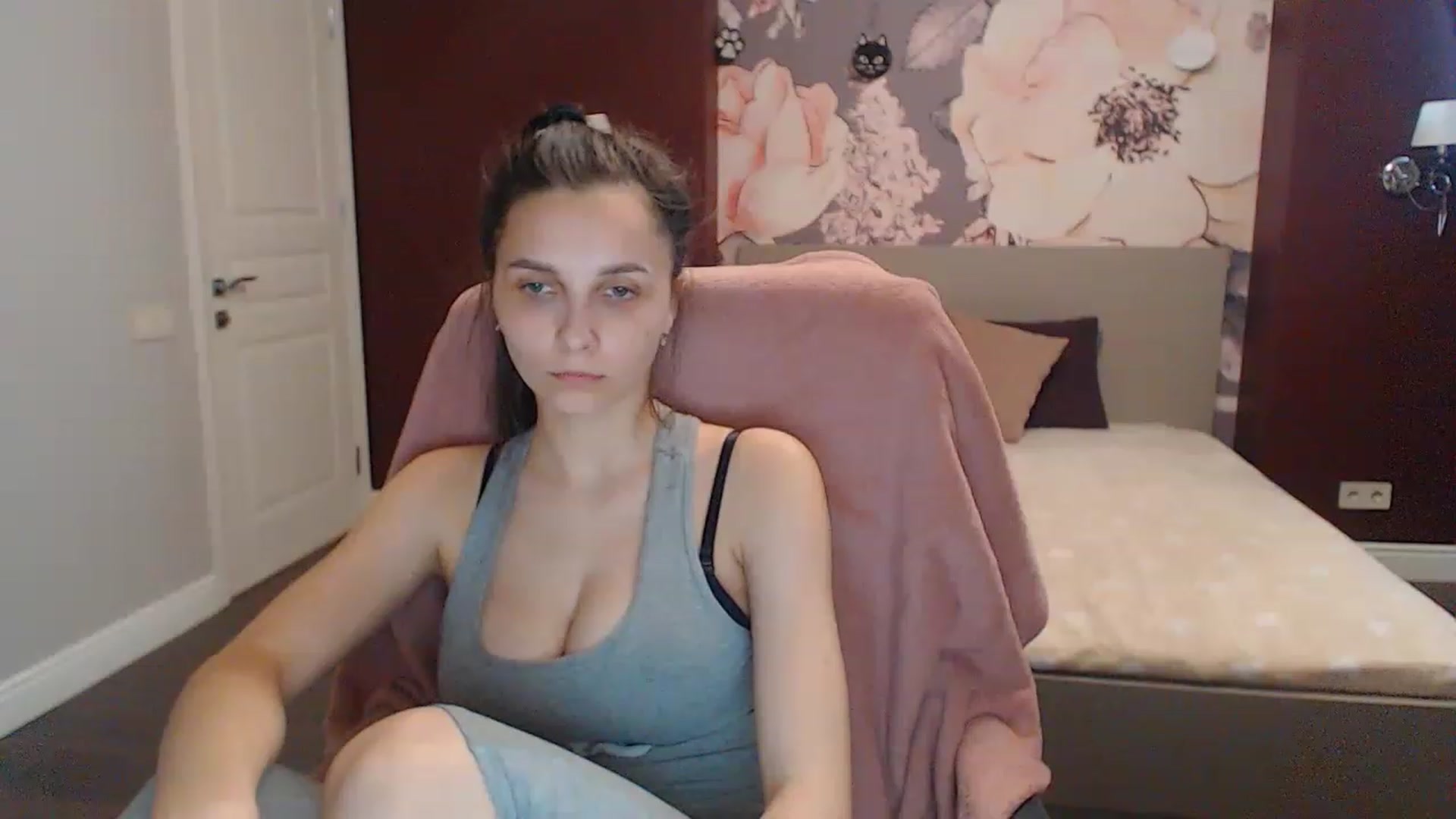 Gallery image thumbnail from Karina_Mils's myfreecams stream on, 05/28/2023, 15:49 image 2 of 20