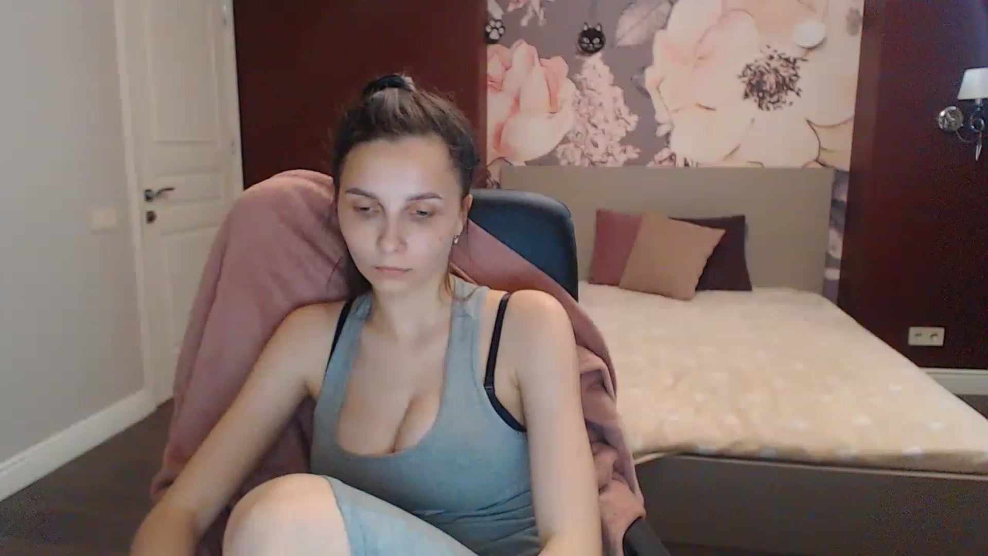 Gallery image thumbnail from Karina_Mils's myfreecams stream on, 05/28/2023, 15:49 image 16 of 20