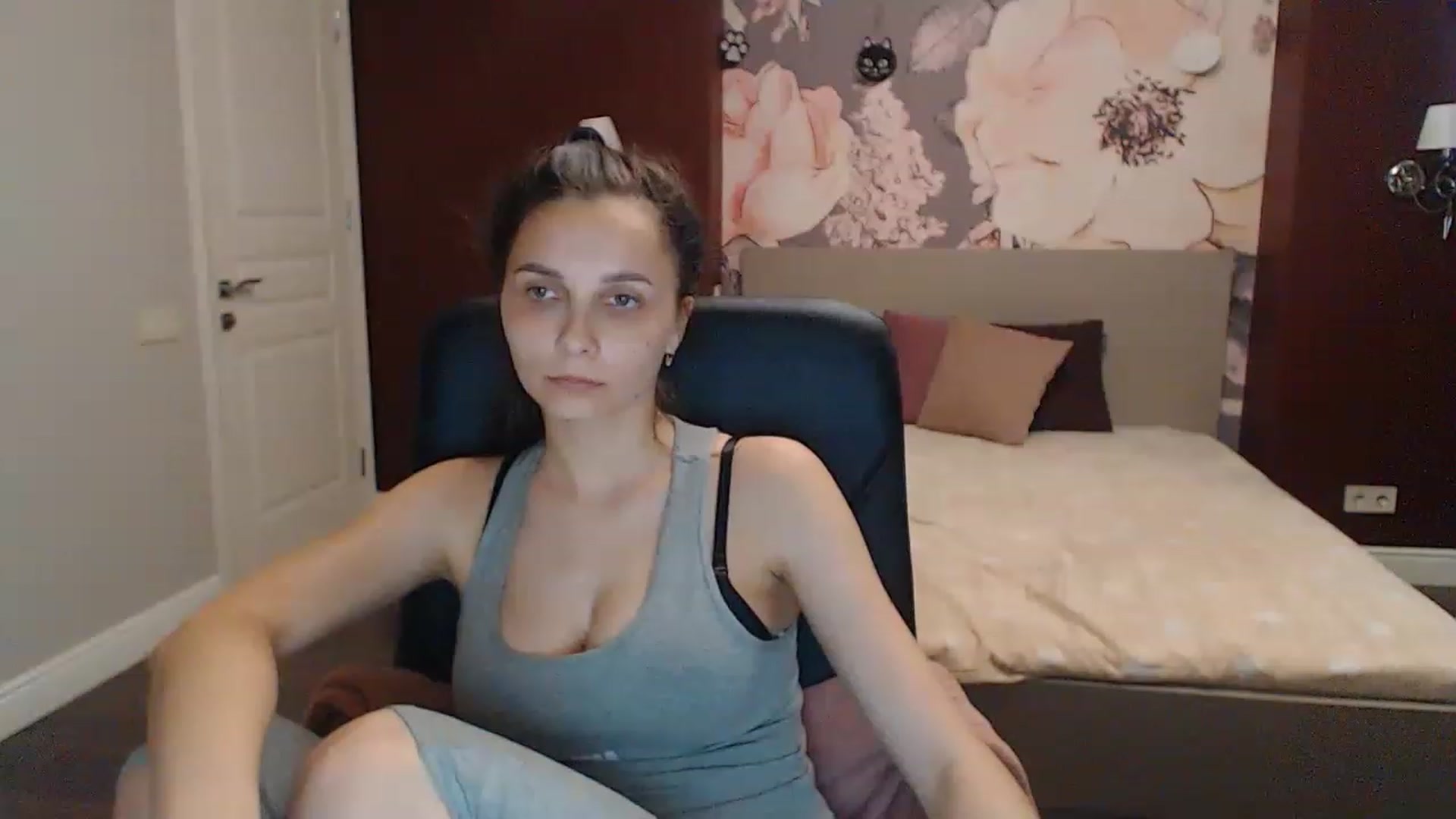 Gallery image thumbnail from Karina_Mils's myfreecams stream on, 05/28/2023, 16:36 image 5 of 20