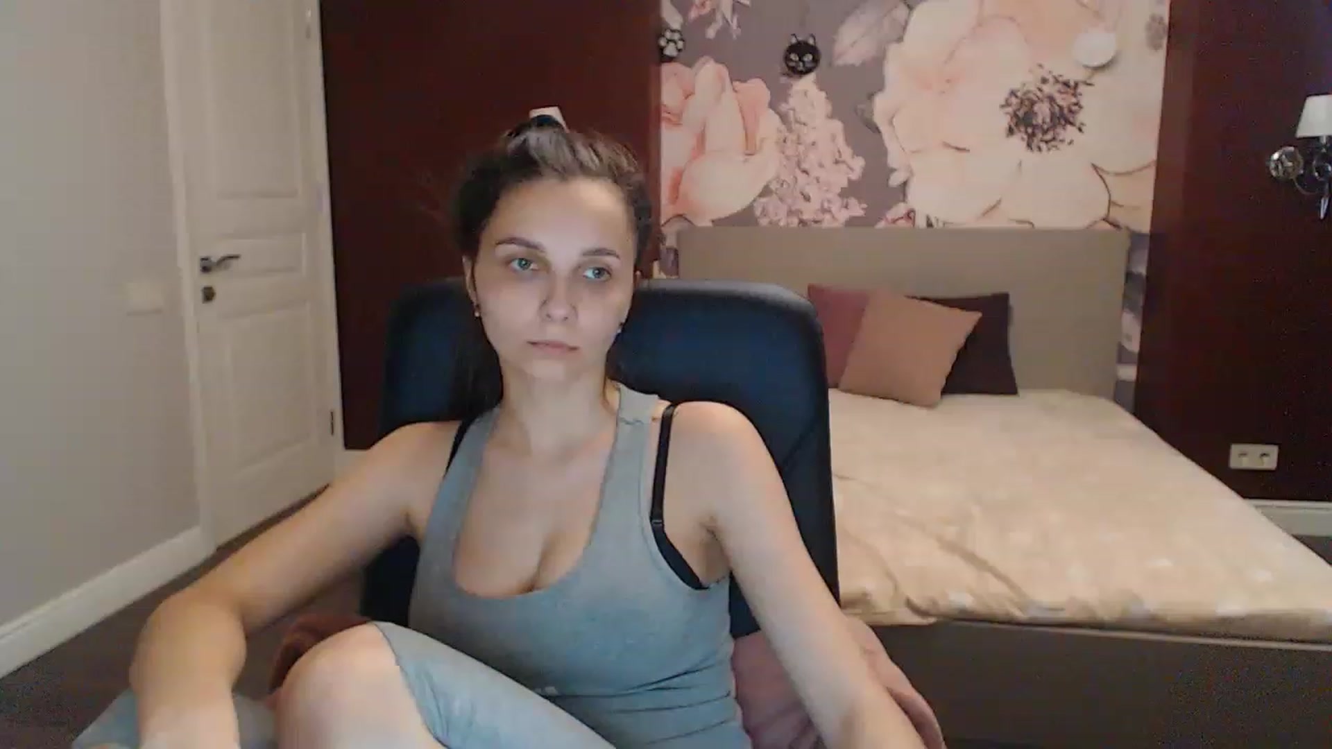 Gallery image thumbnail from Karina_Mils's myfreecams stream on, 05/28/2023, 16:36 image 1 of 20