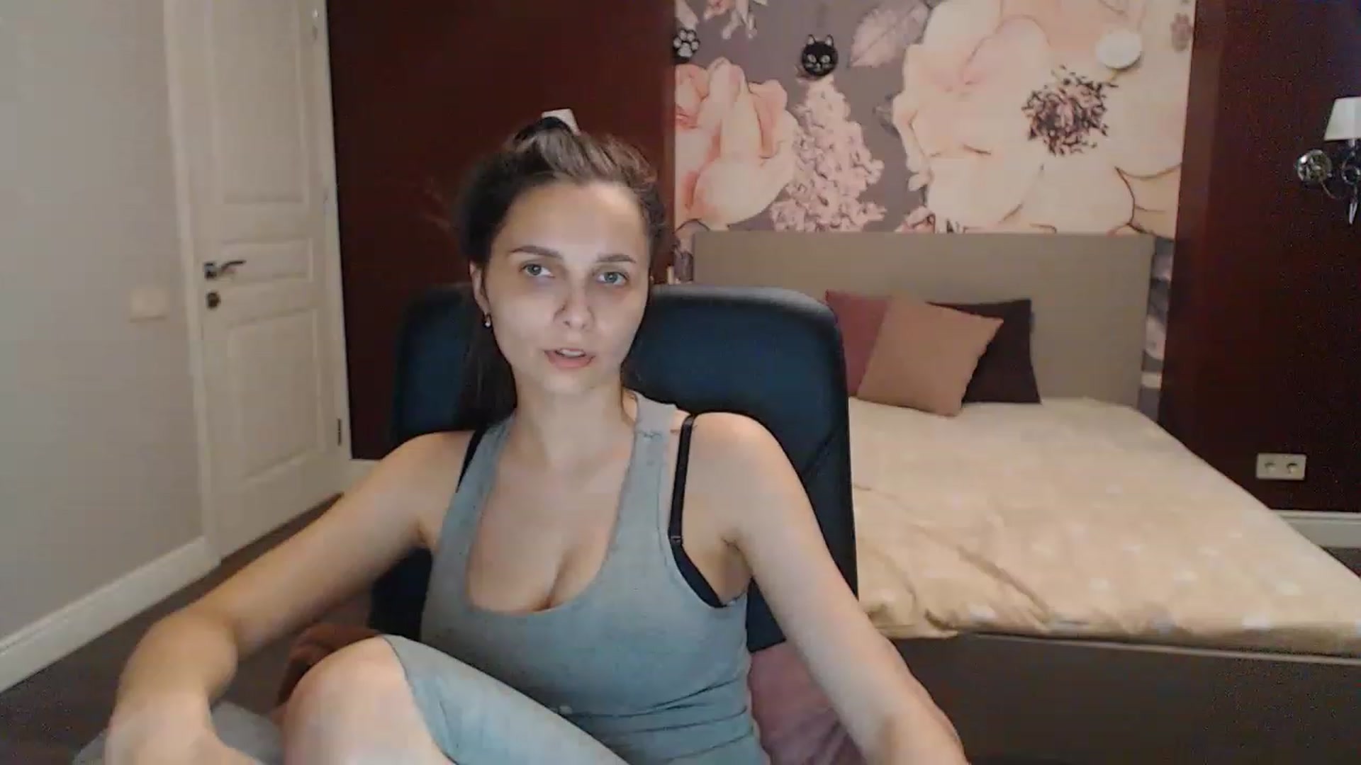 Gallery image thumbnail from Karina_Mils's myfreecams stream on, 05/28/2023, 16:36 image 2 of 20