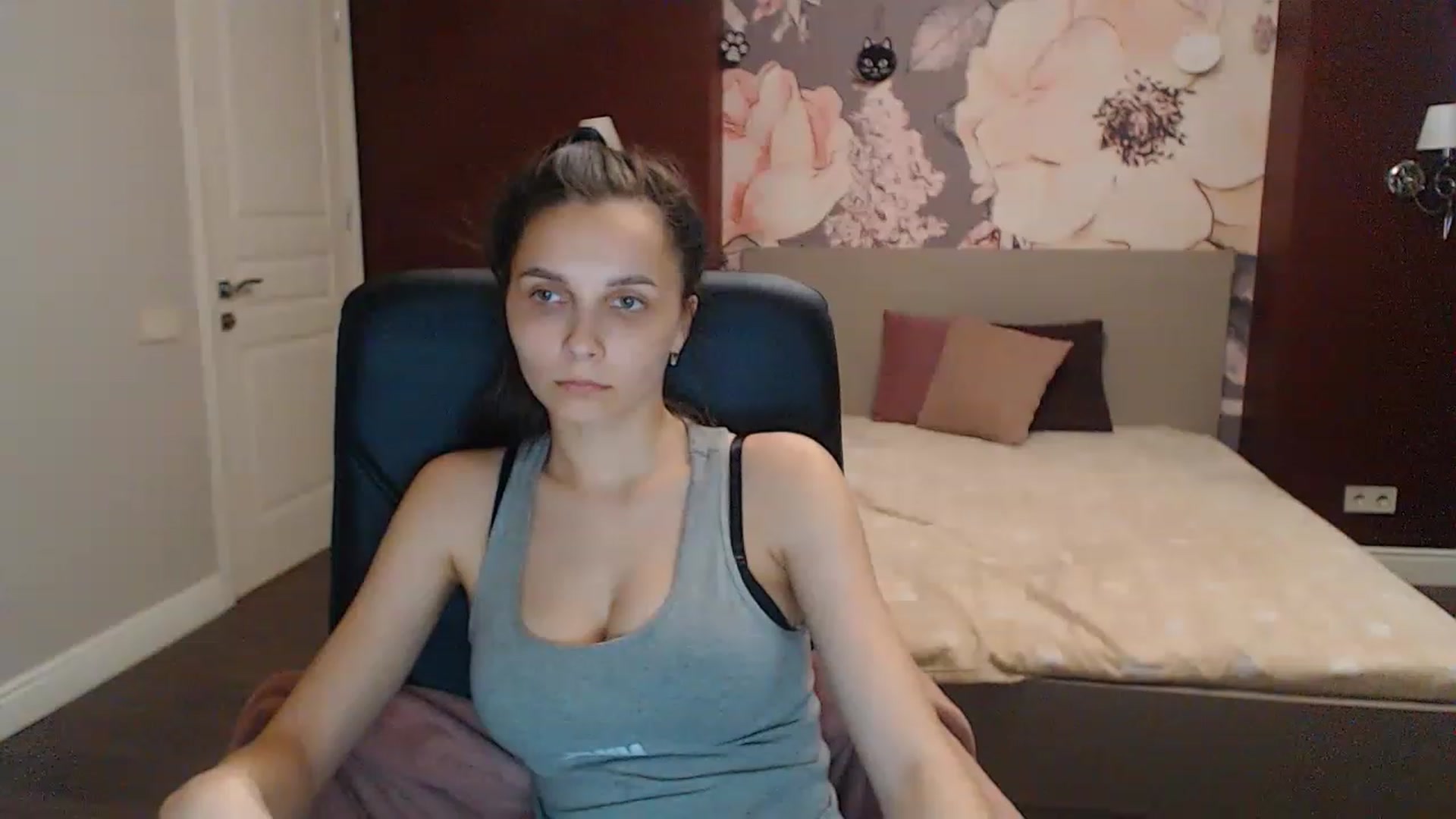 Gallery image thumbnail from Karina_Mils's myfreecams stream on, 05/28/2023, 16:36 image 8 of 20