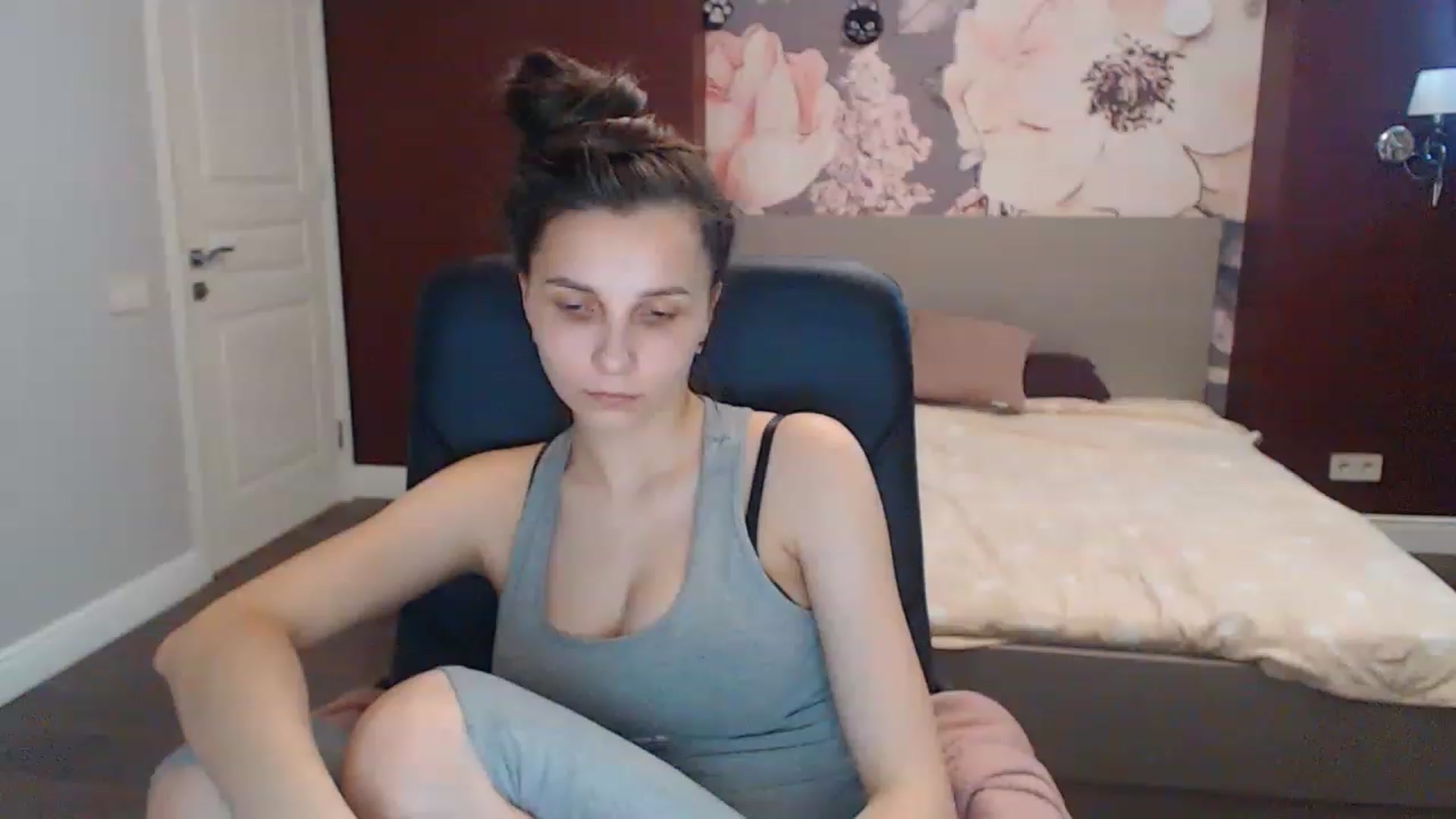 Gallery image thumbnail from Karina_Mils's myfreecams stream on, 05/29/2023, 12:00 image 7 of 20