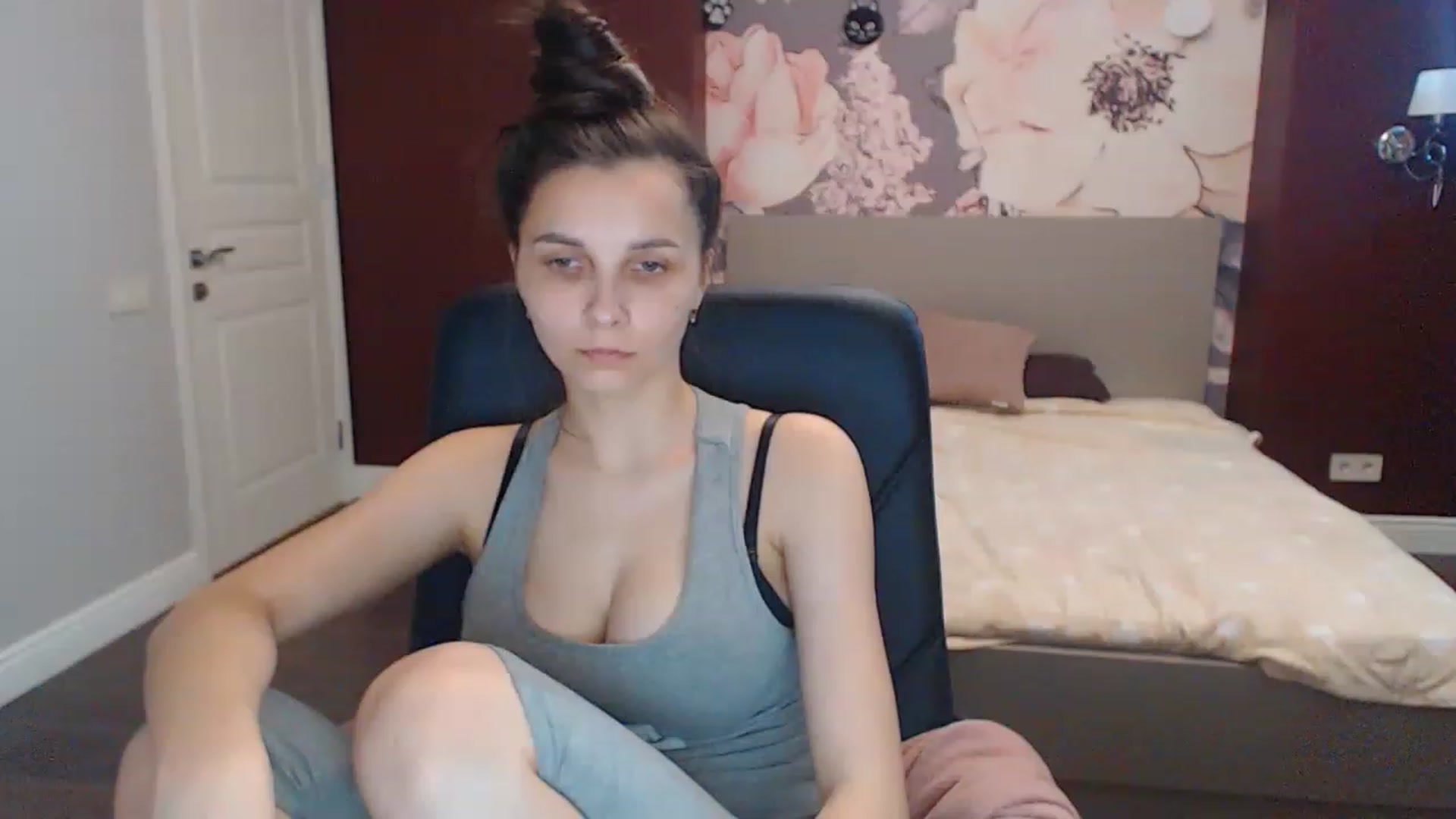 Gallery image thumbnail from Karina_Mils's myfreecams stream on, 05/29/2023, 12:00 image 3 of 20