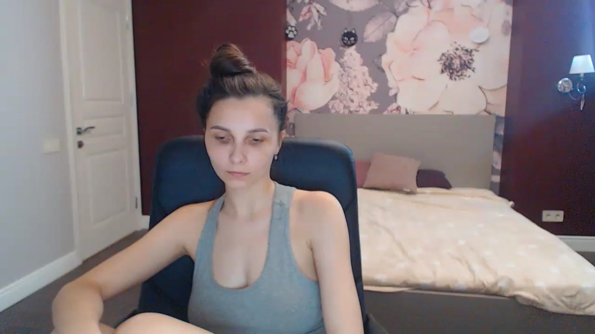 Gallery image thumbnail from Karina_Mils's myfreecams stream on, 05/29/2023, 12:00 image 19 of 20
