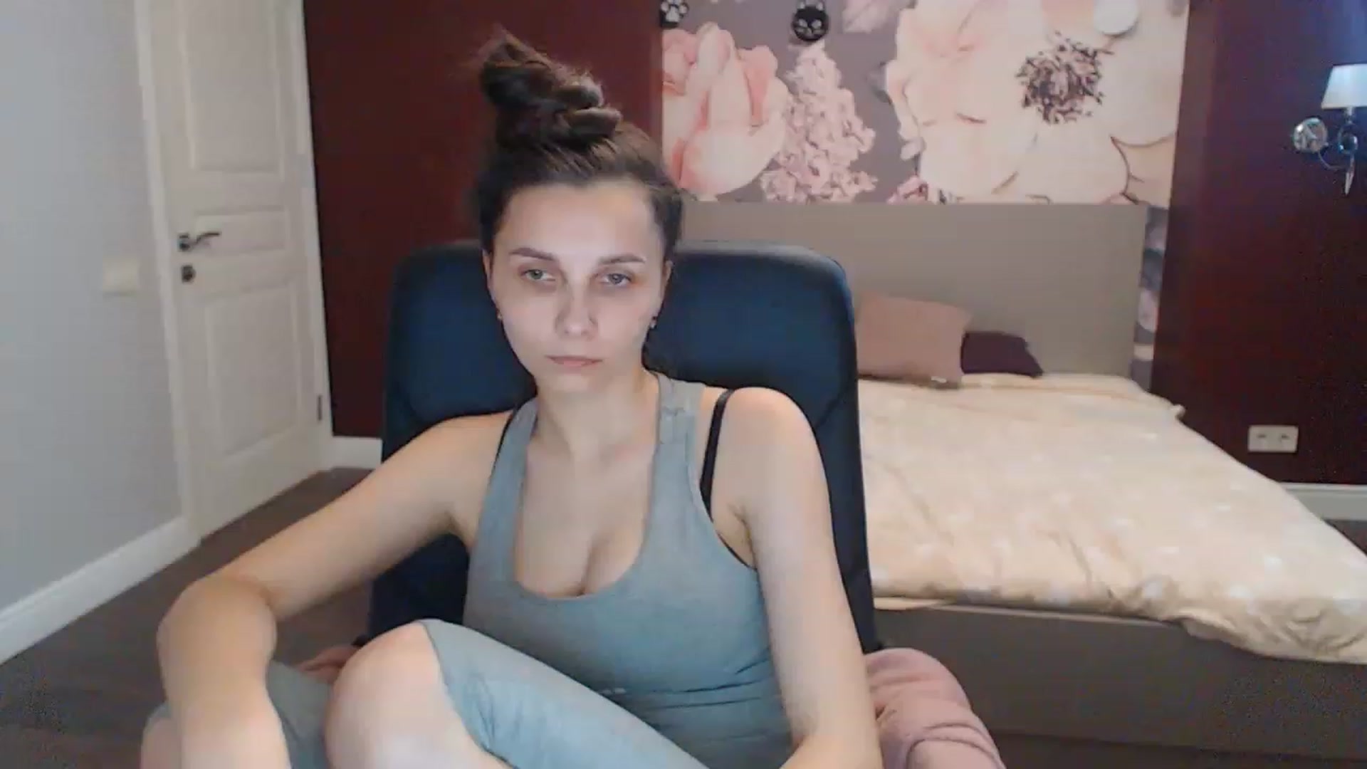 Gallery image thumbnail from Karina_Mils's myfreecams stream on, 05/29/2023, 12:00 image 6 of 20