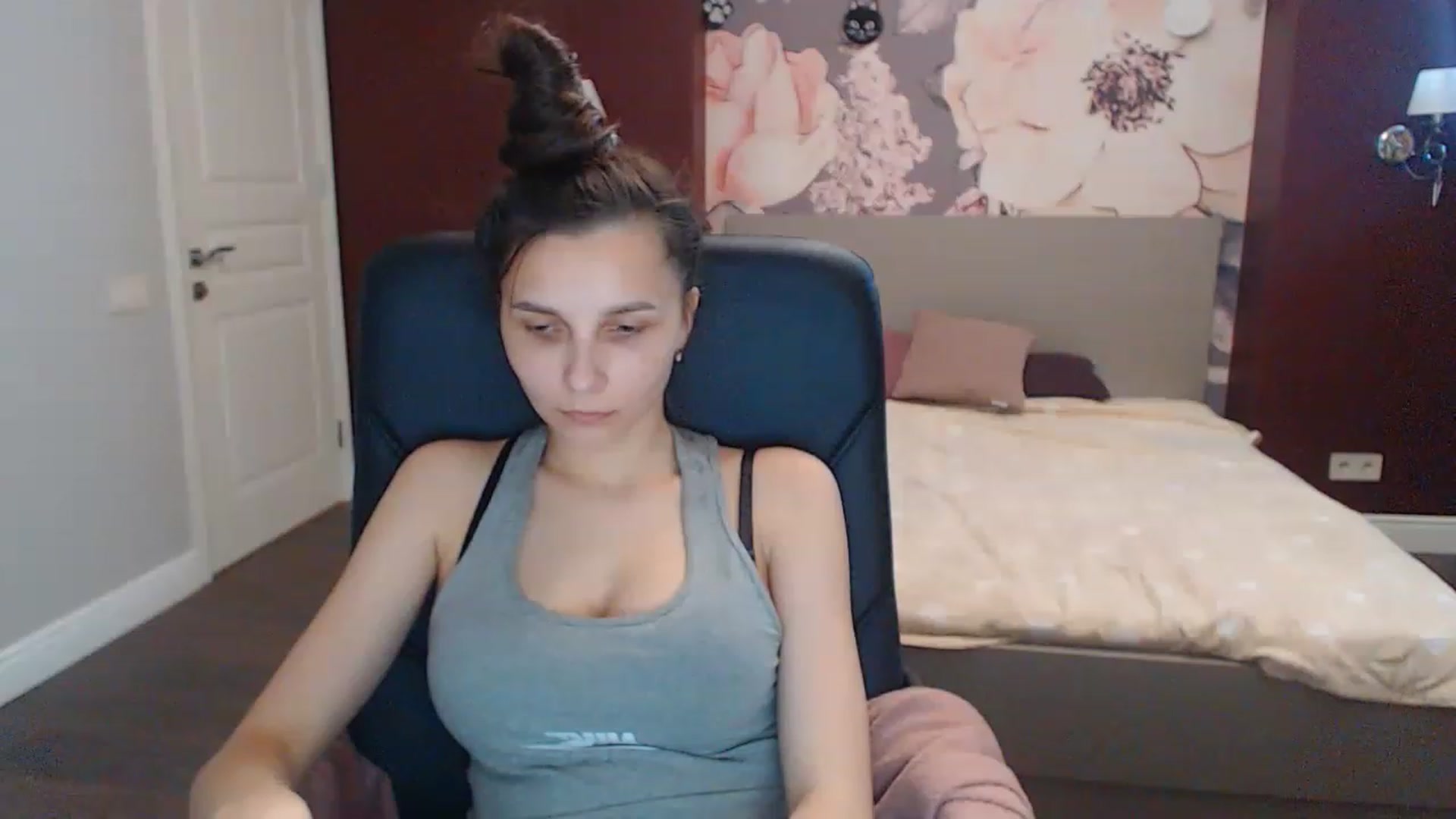 Gallery image thumbnail from Karina_Mils's myfreecams stream on, 05/29/2023, 12:00 image 8 of 20