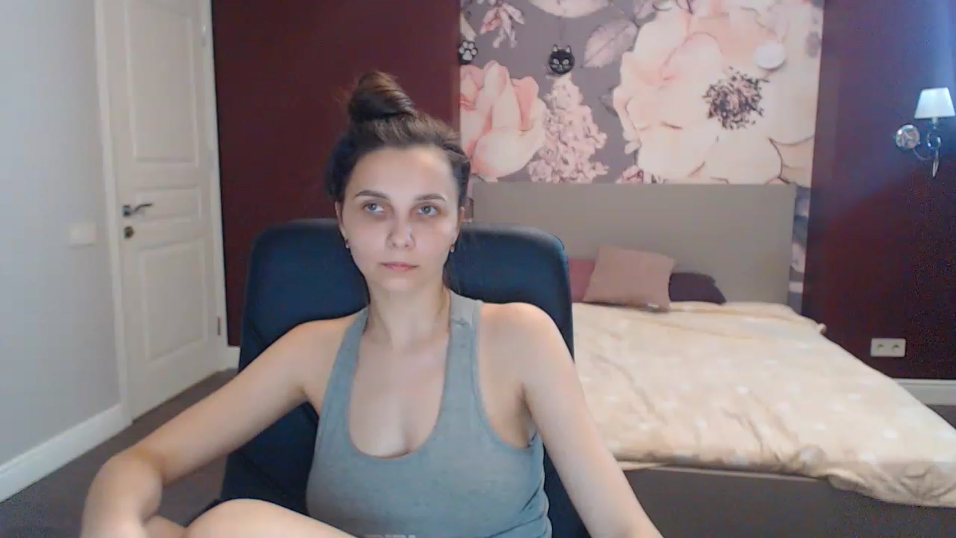 Gallery image thumbnail from Karina_Mils's myfreecams stream on, 05/29/2023, 12:00 image 18 of 20