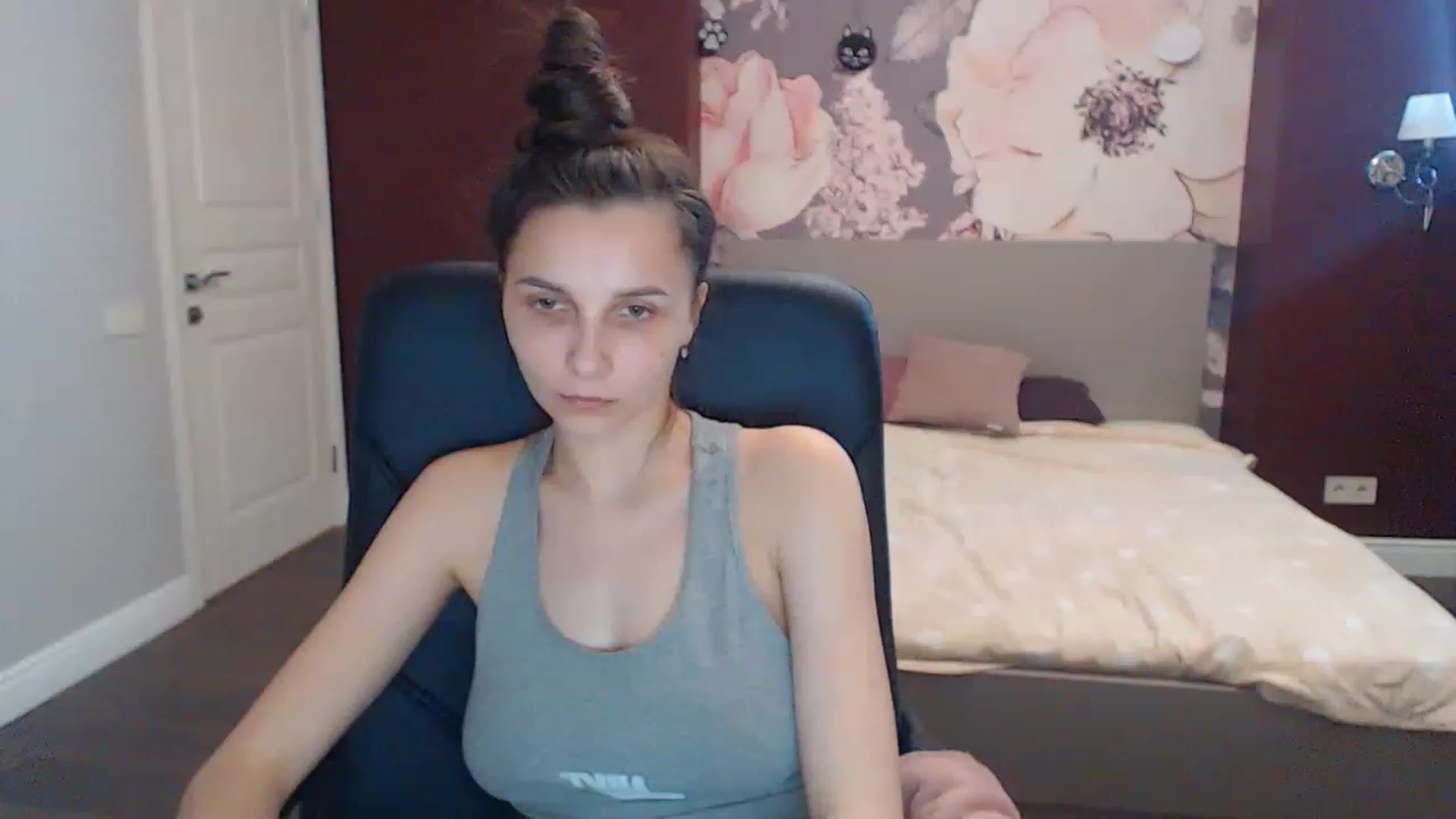Gallery image thumbnail from Karina_Mils's myfreecams stream on, 05/29/2023, 12:00 image 15 of 20