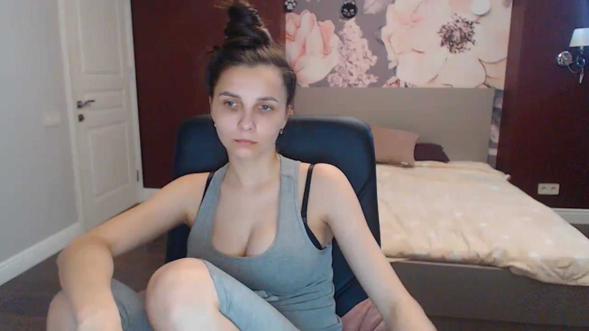 Gallery image thumbnail from Karina_Mils's myfreecams stream on, 05/29/2023, 12:00 image 2 of 20