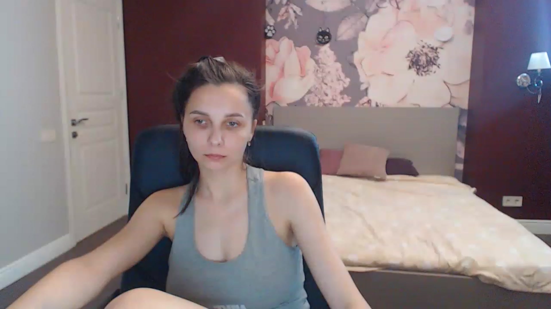 Gallery image thumbnail from Karina_Mils's myfreecams stream on, 05/29/2023, 12:23 image 14 of 20