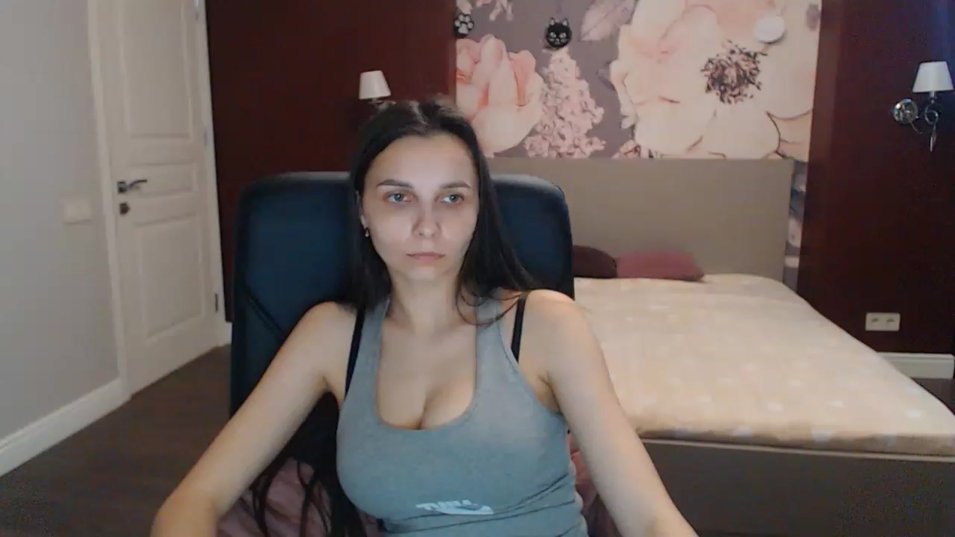 Gallery image thumbnail from Karina_Mils's myfreecams stream on, 06/01/2023, 07:16 image 19 of 20