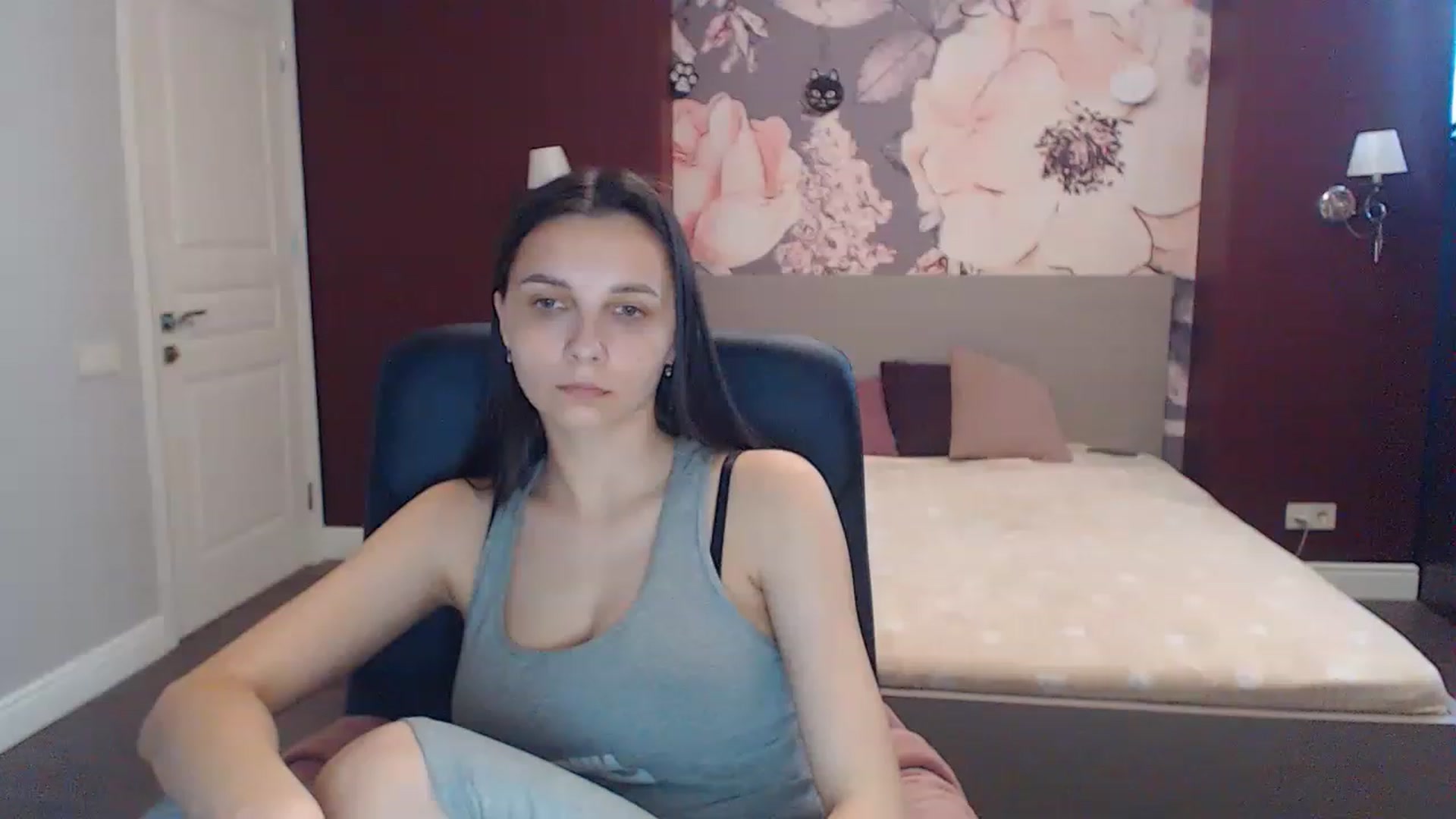 Gallery image thumbnail from Karina_Mils's myfreecams stream on, 06/02/2023, 14:05 image 1 of 20