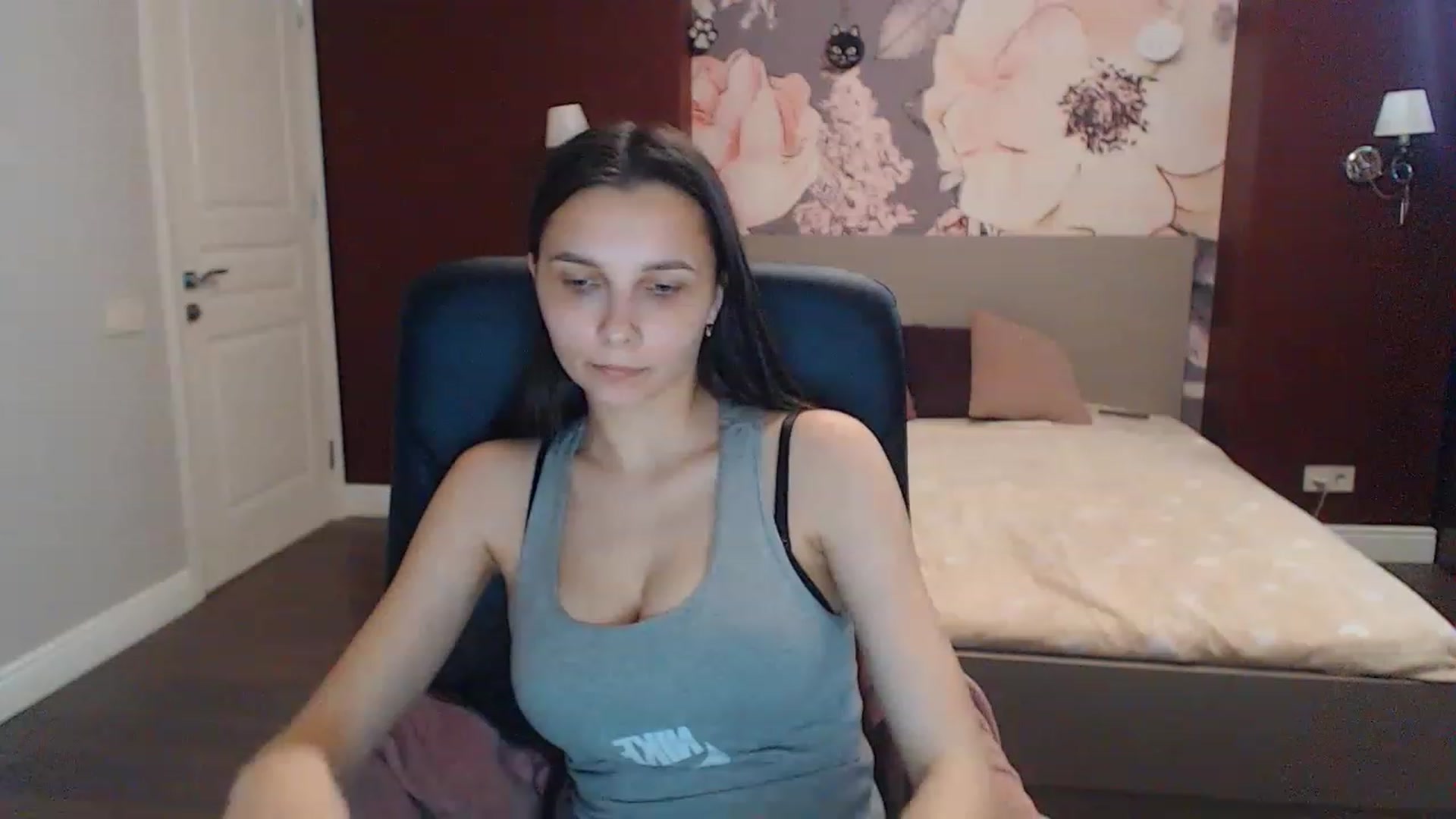 Gallery image thumbnail from Karina_Mils's myfreecams stream on, 06/02/2023, 15:45 image 8 of 20
