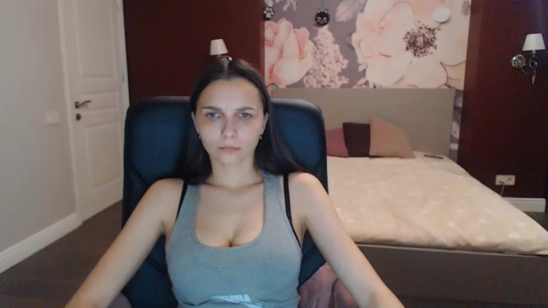 Gallery image thumbnail from Karina_Mils's myfreecams stream on, 06/02/2023, 17:06 image 4 of 20